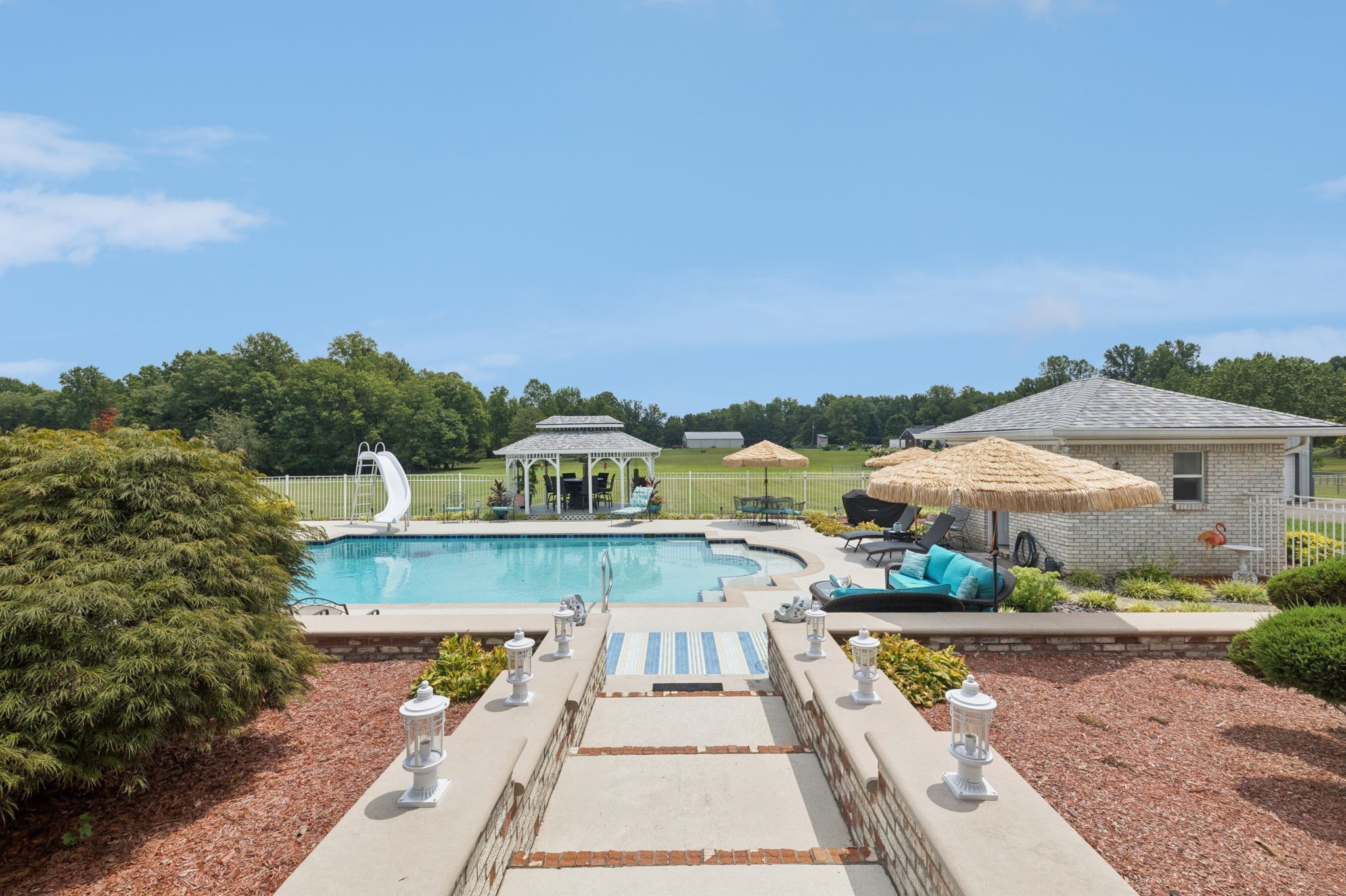 5932 Clarksville Pike