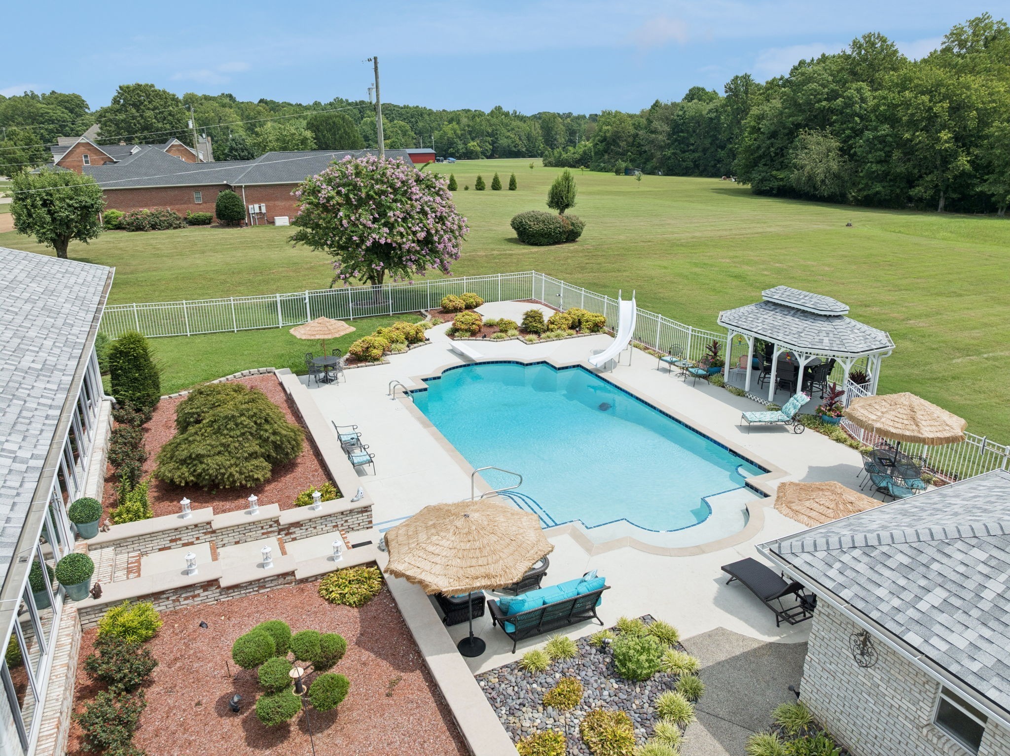 5932 Clarksville Pike