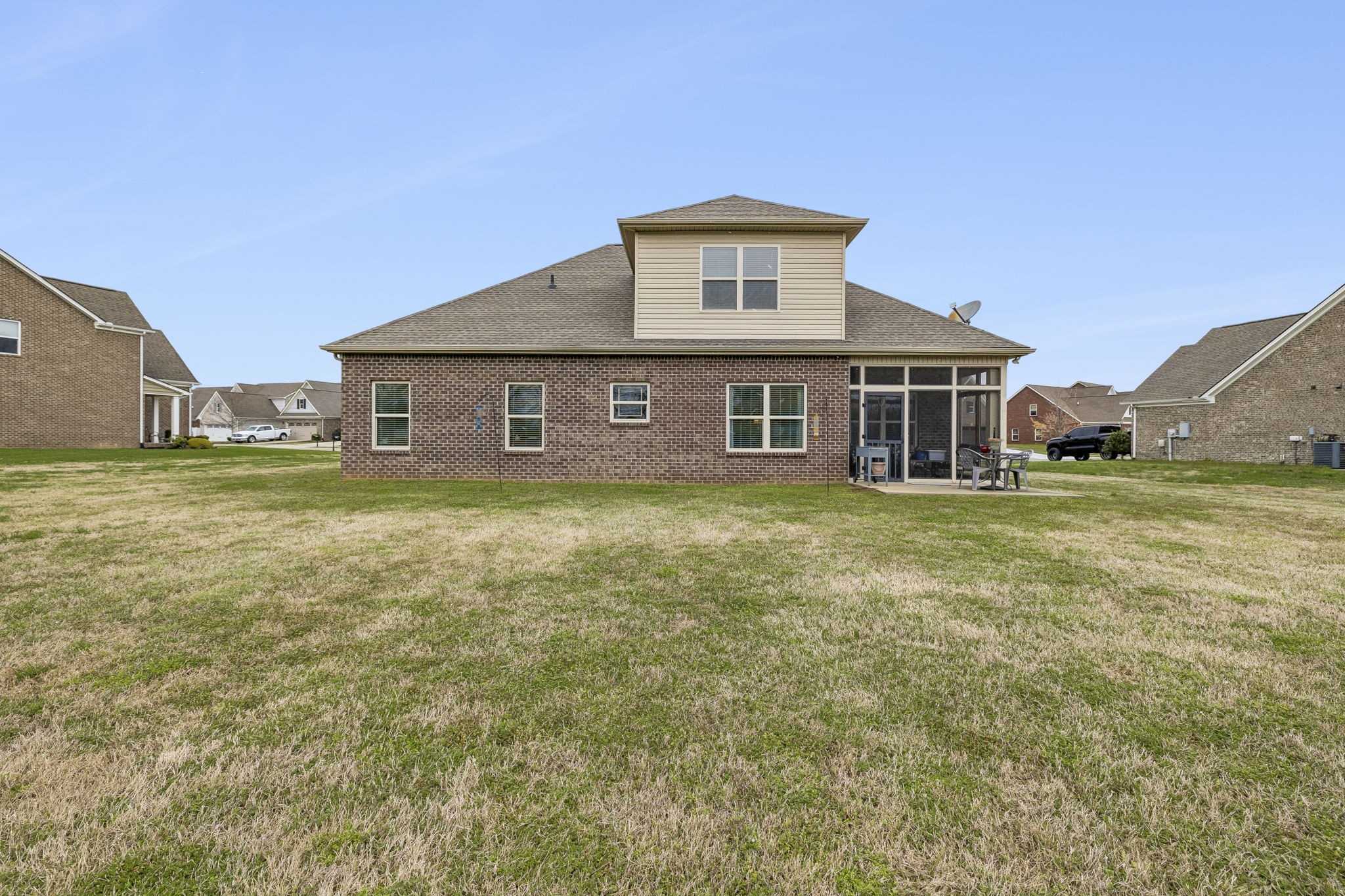 1442 Woodside Dr