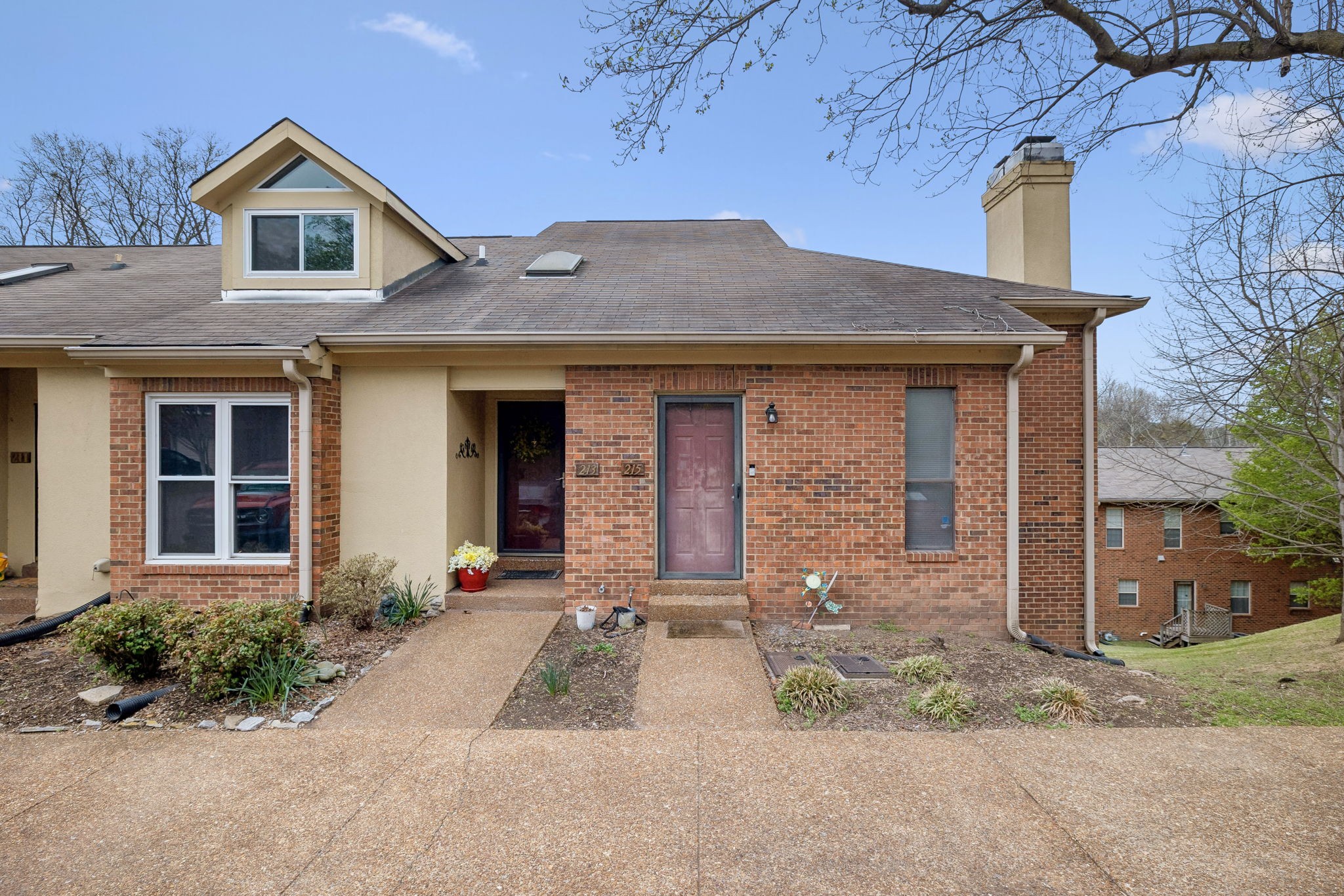 213 Riverstone Ct