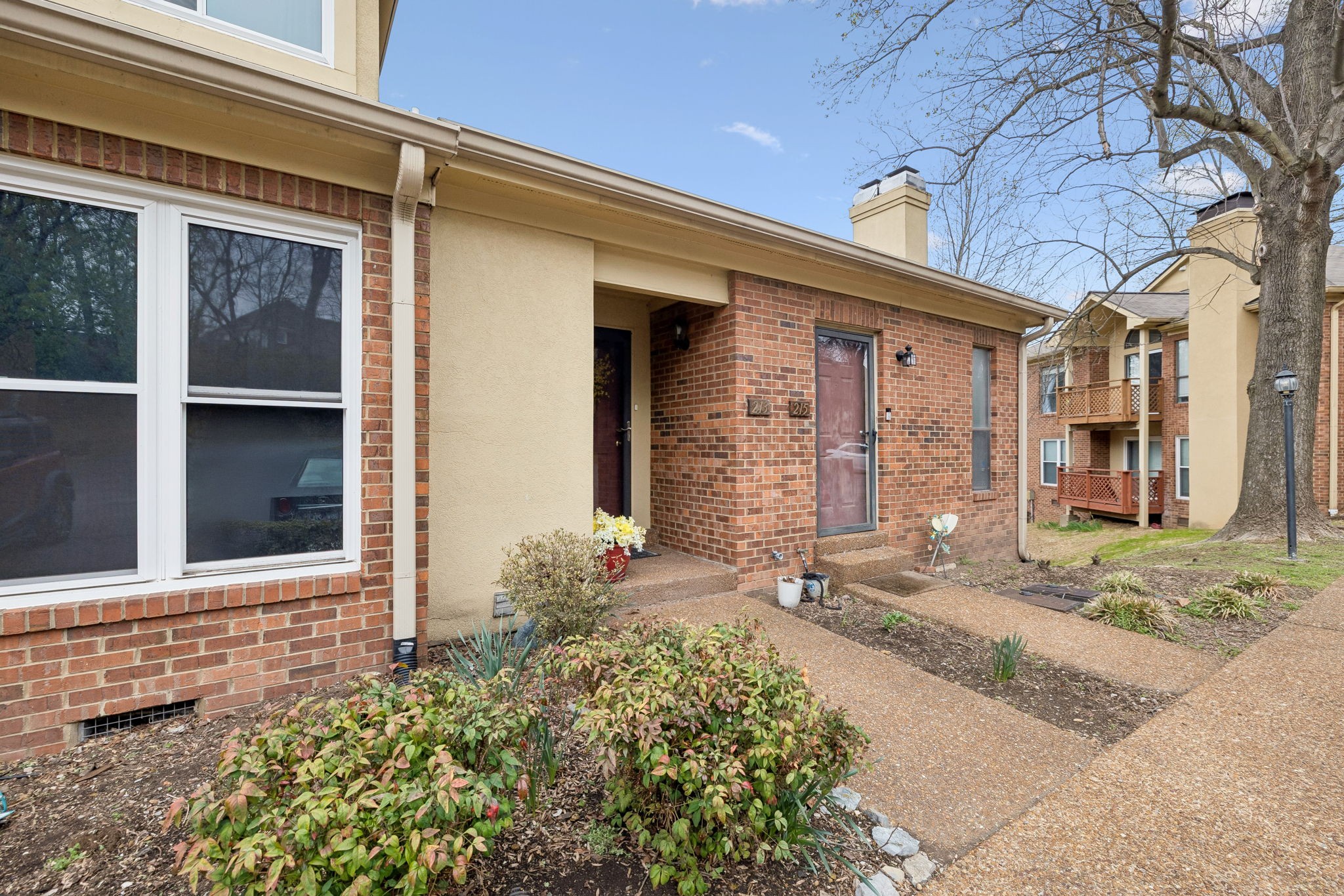 213 Riverstone Ct