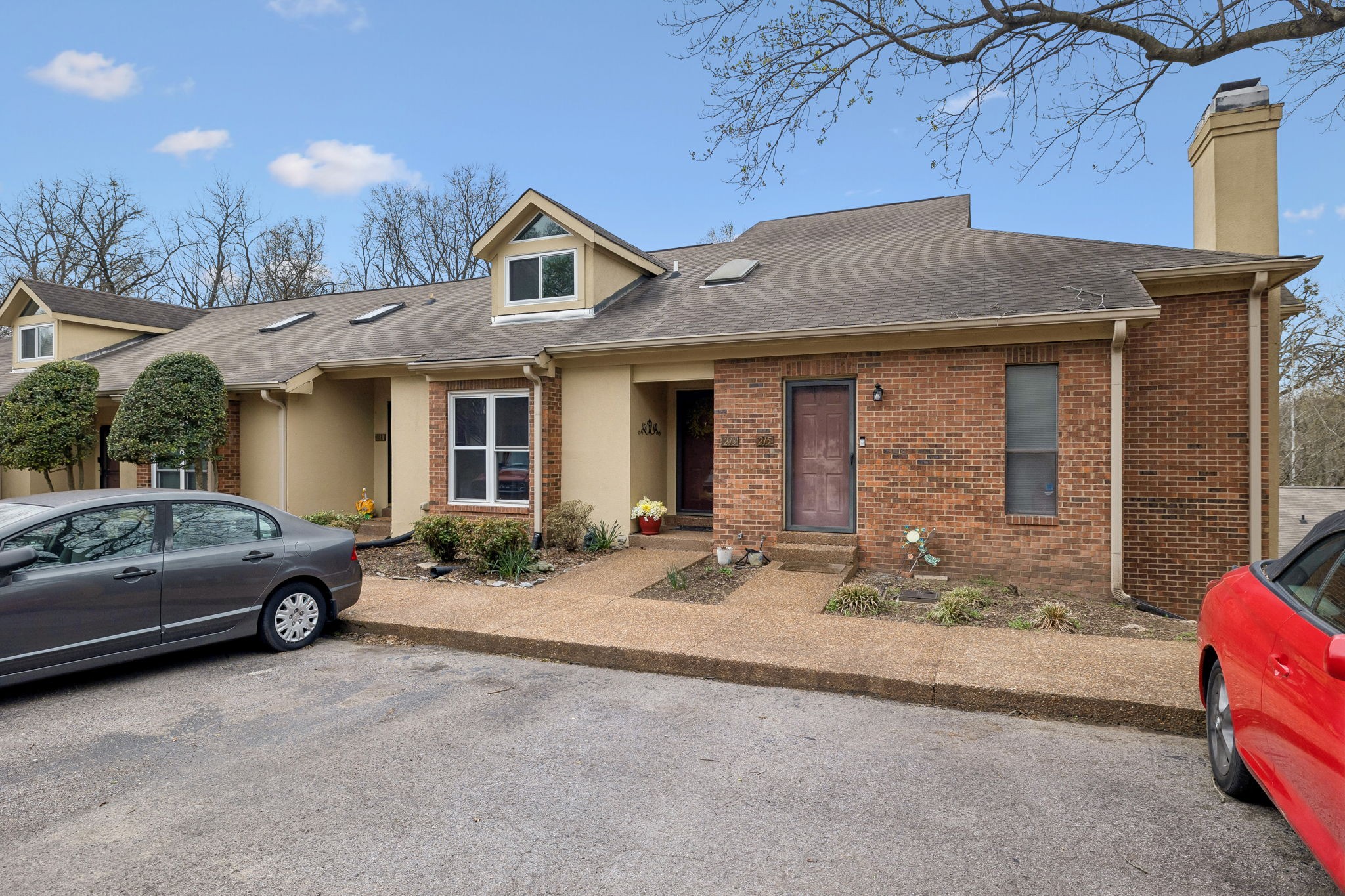 213 Riverstone Ct