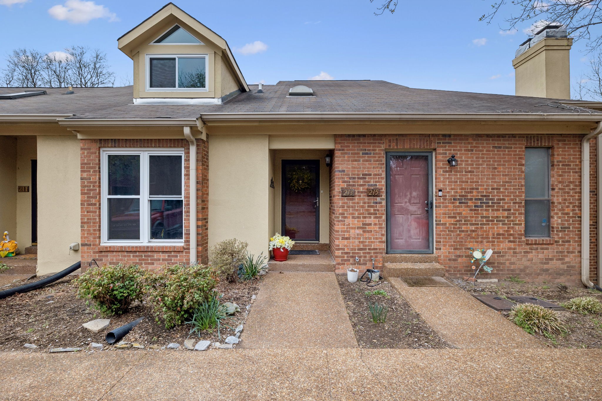 213 Riverstone Ct
