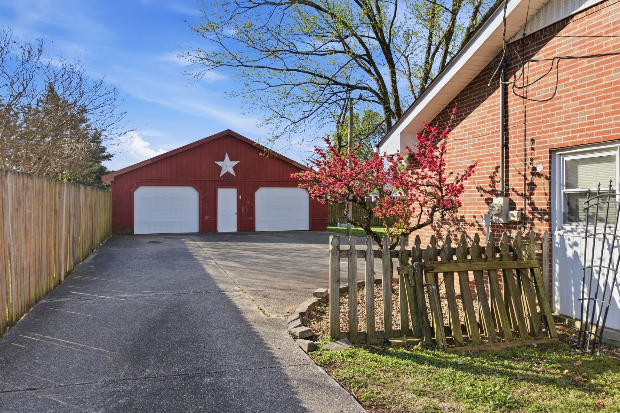 523 Terry Ln