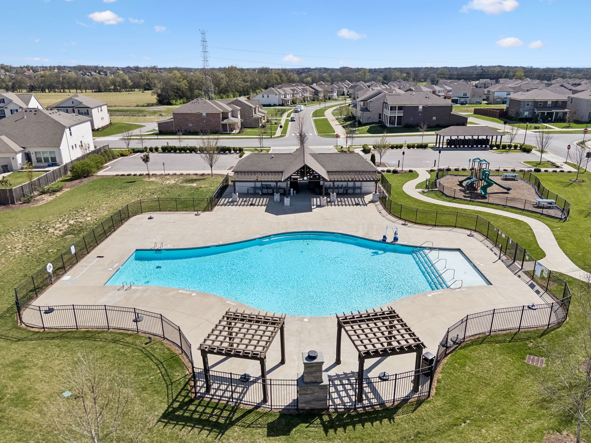 541 Weymouth Ln