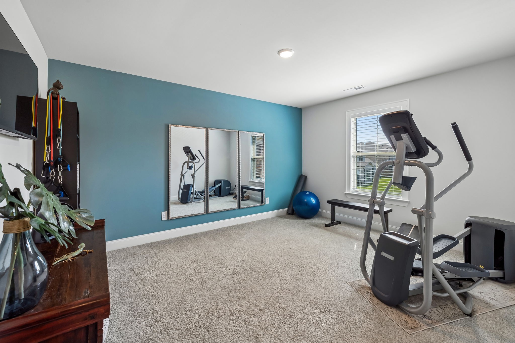 541 Weymouth Ln