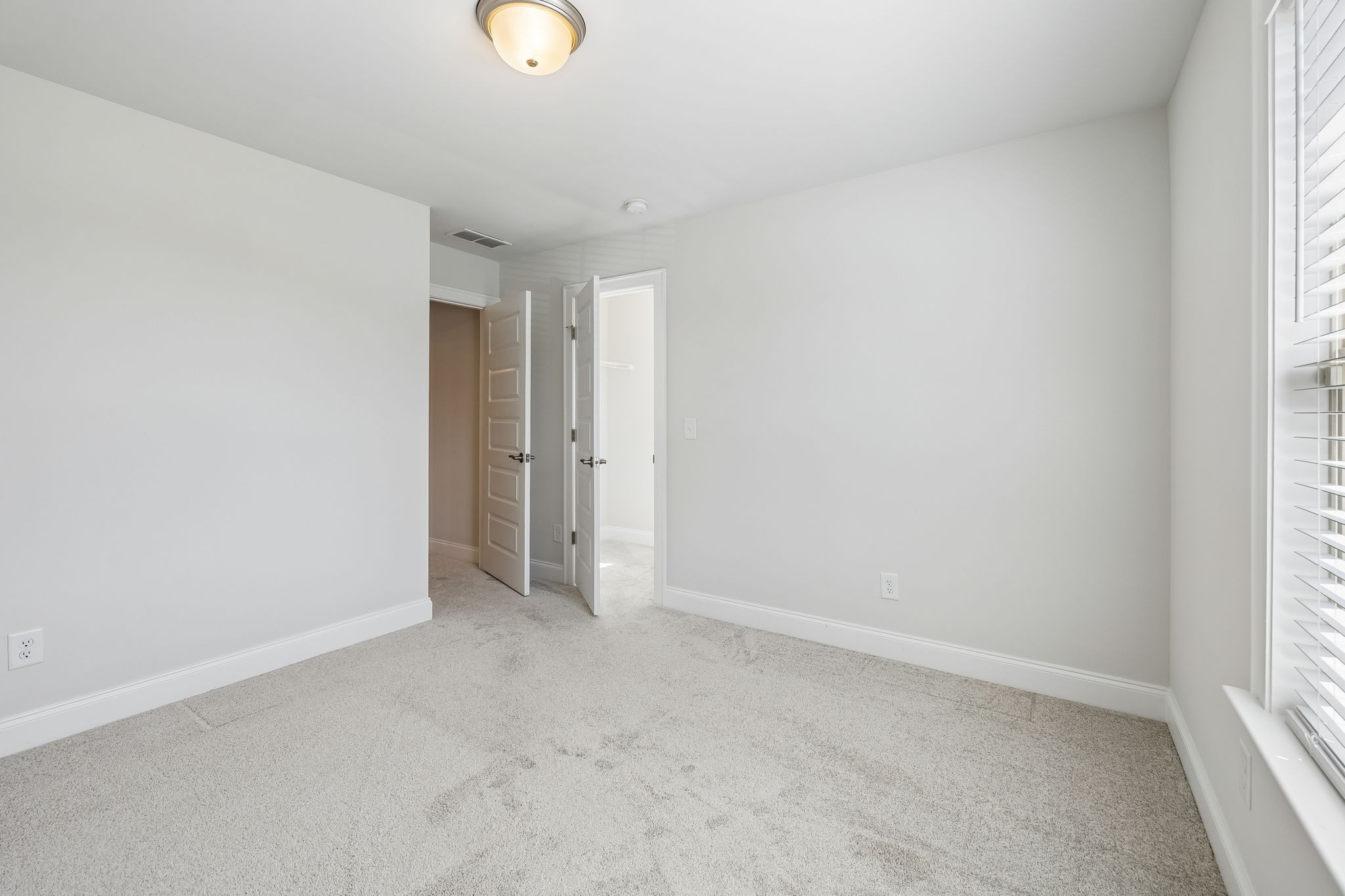 541 Weymouth Ln