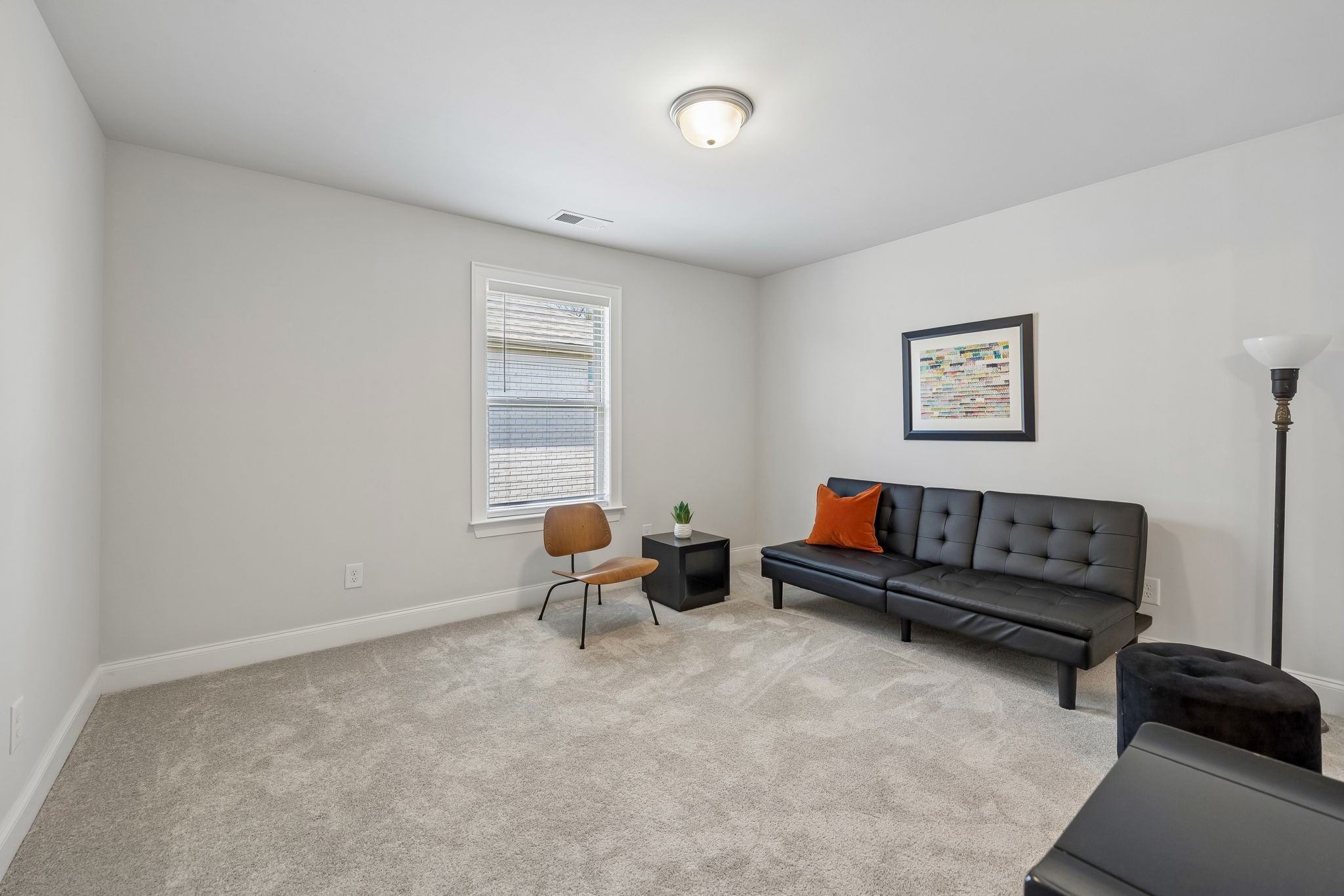 541 Weymouth Ln