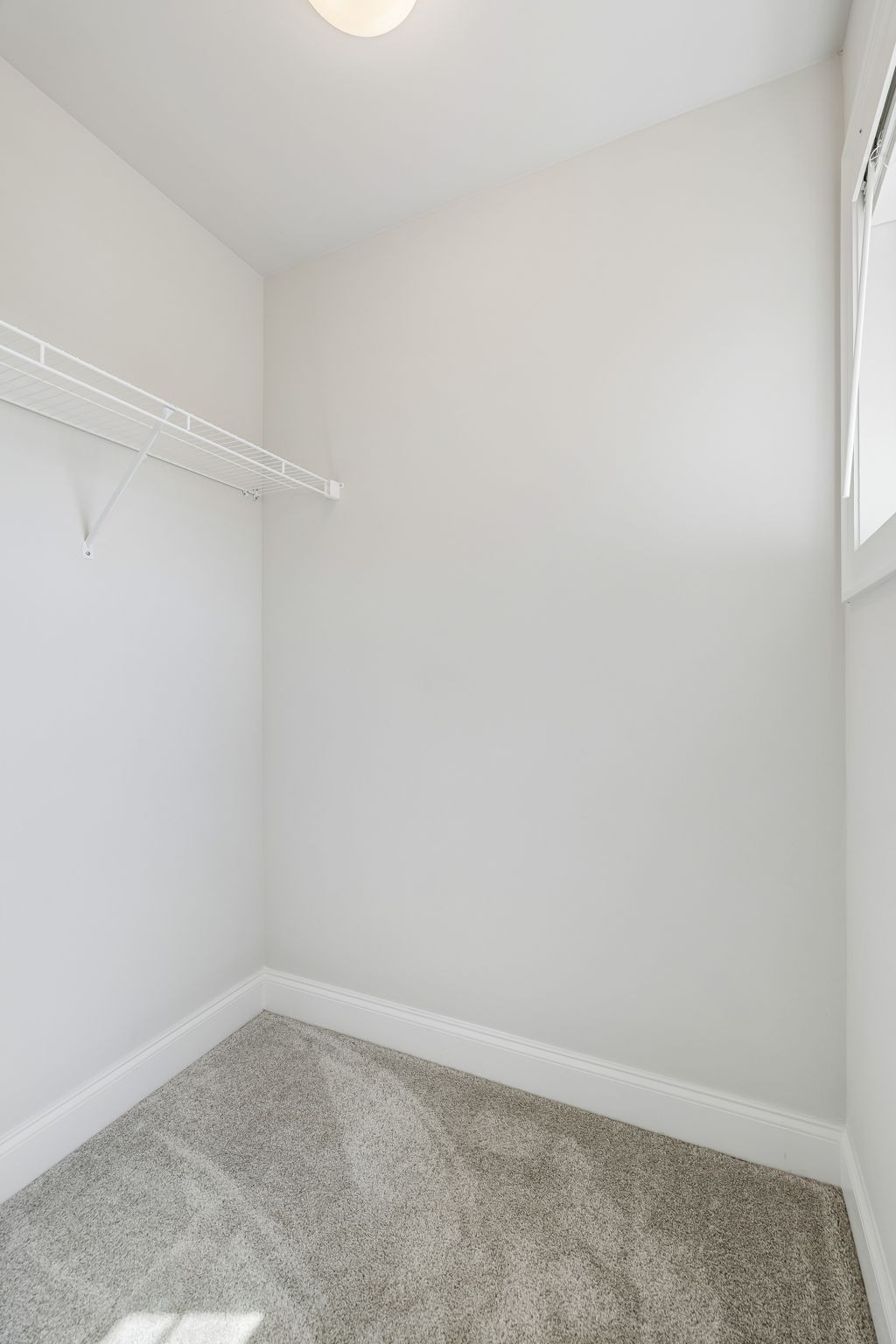 541 Weymouth Ln
