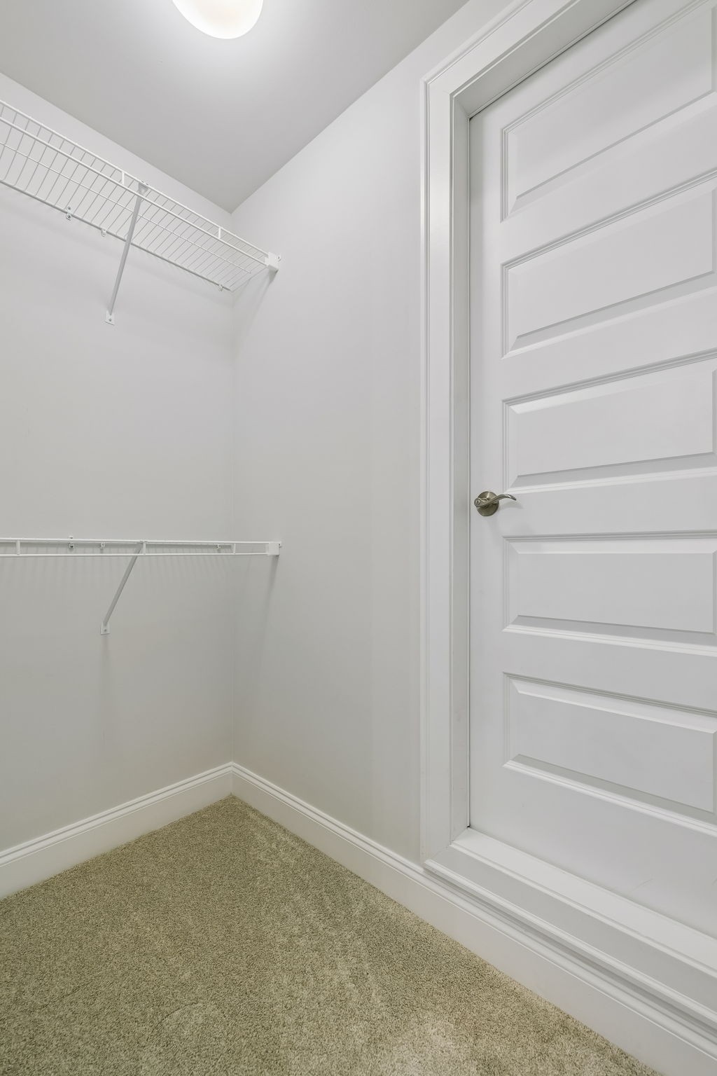 541 Weymouth Ln