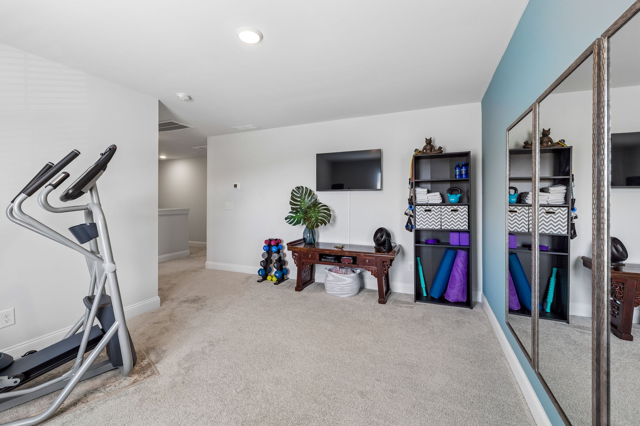 541 Weymouth Ln