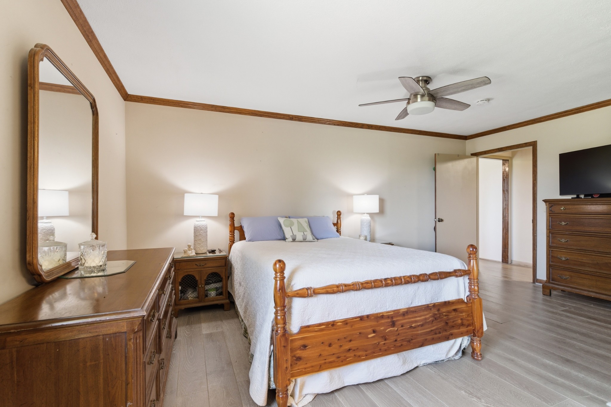 5843 Highway 41, N