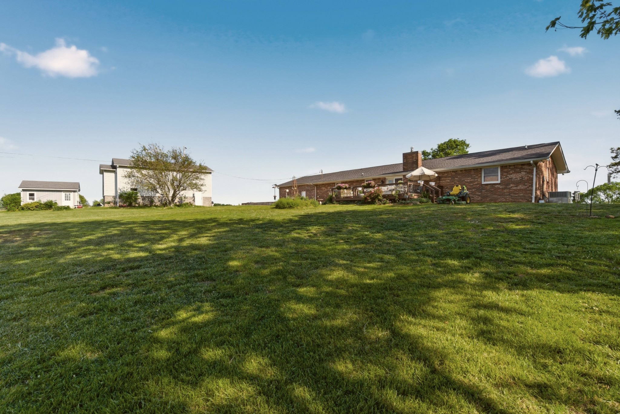 5843 Highway 41, N