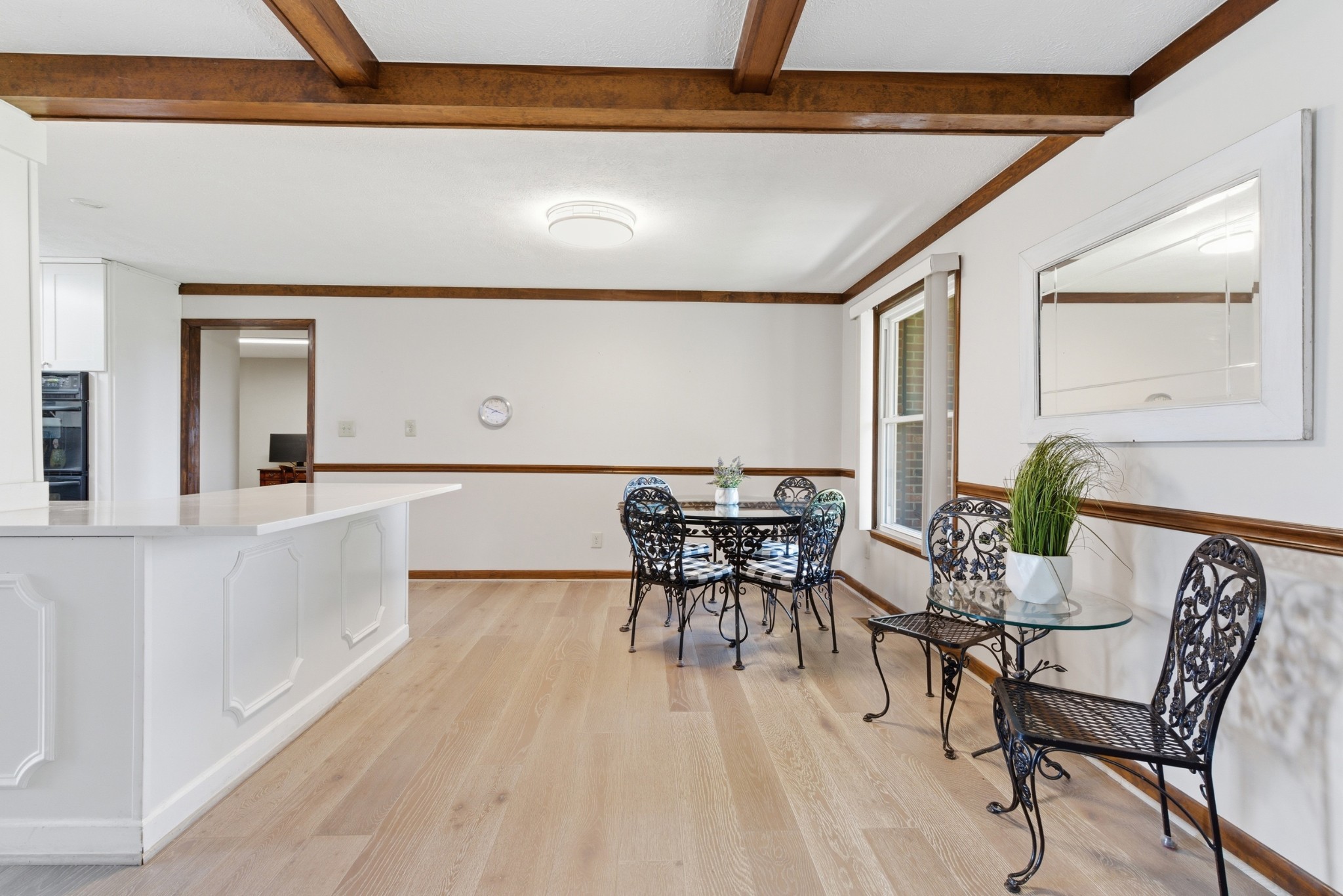 5843 Highway 41, N