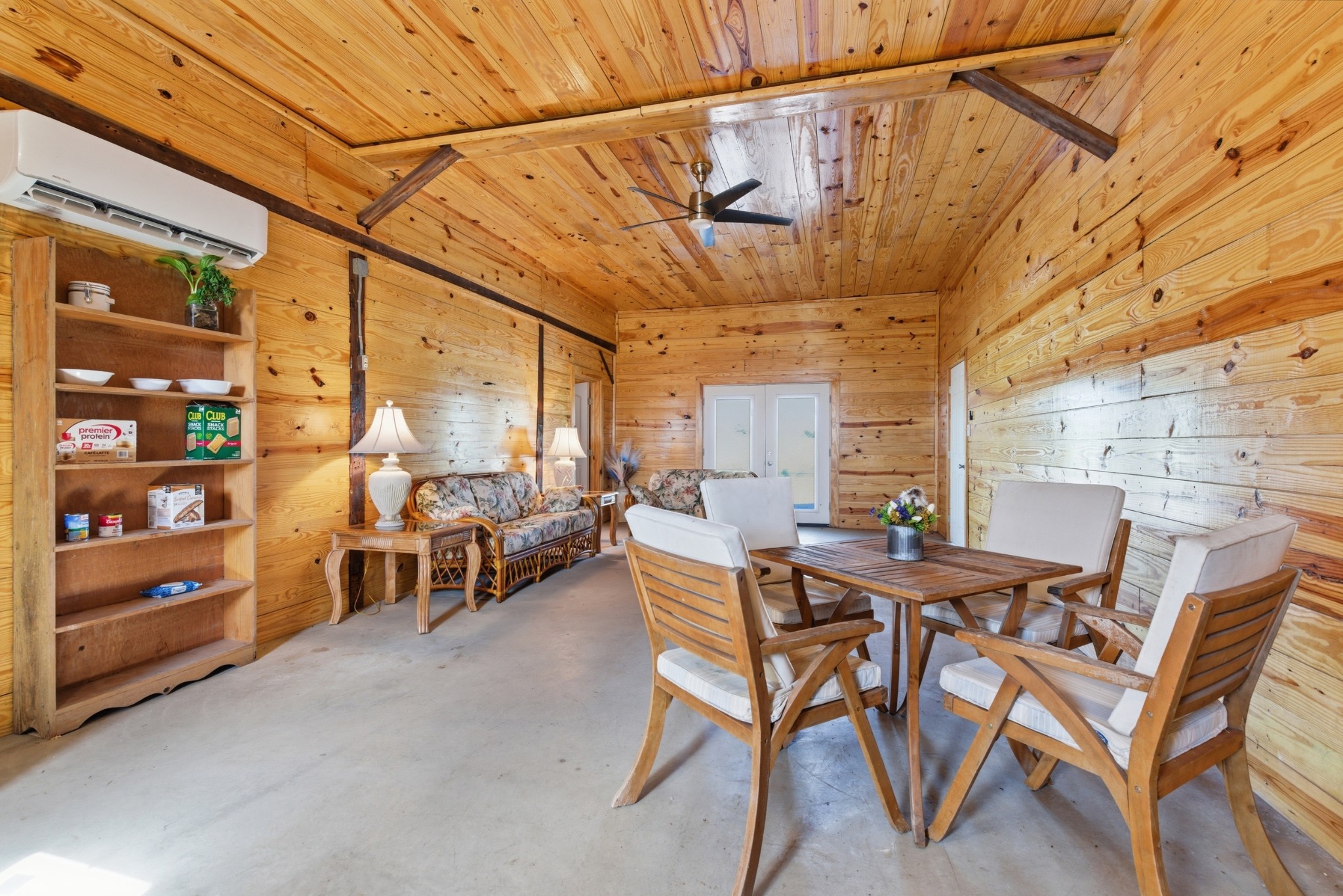 5843 Highway 41, N