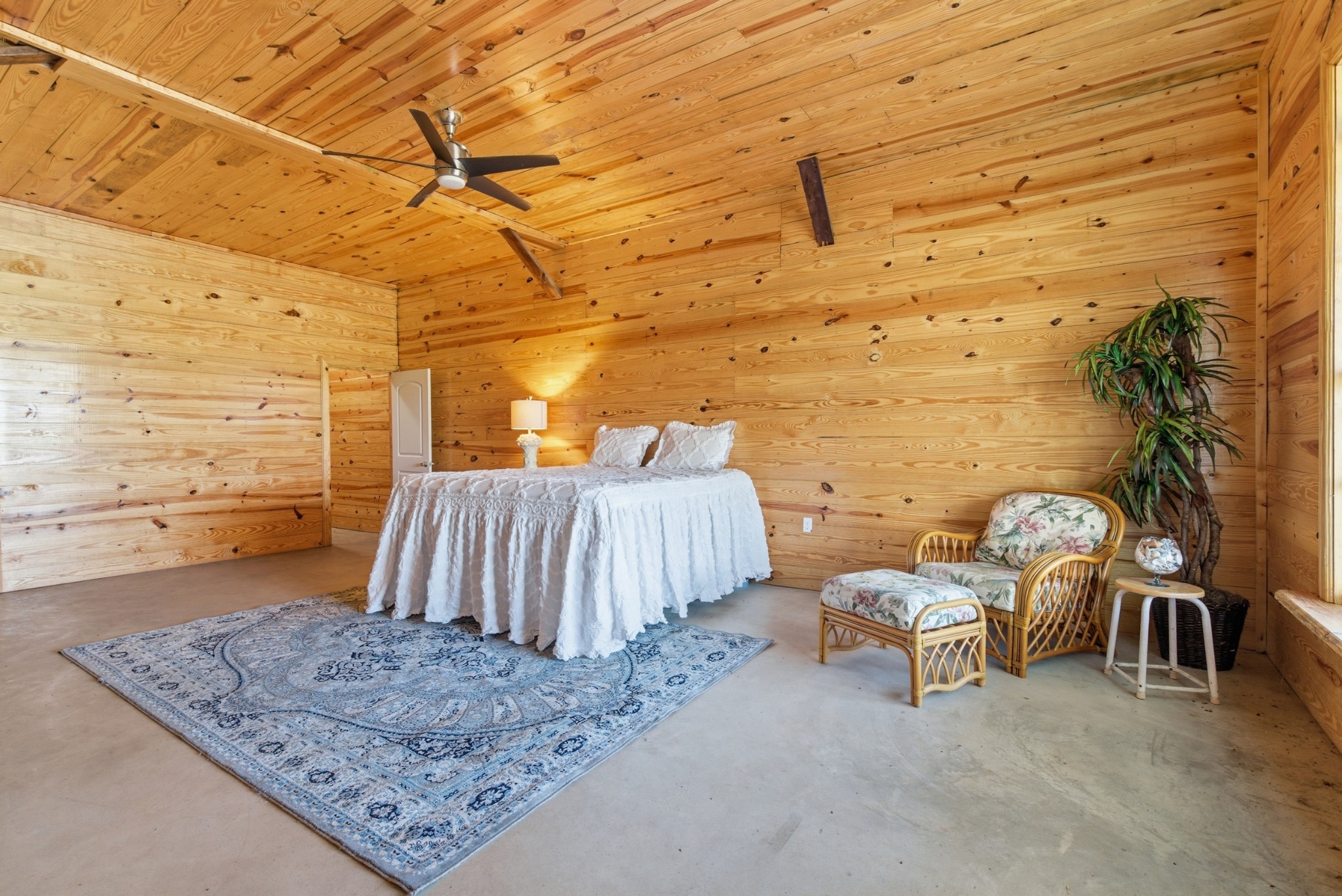 5843 Highway 41, N