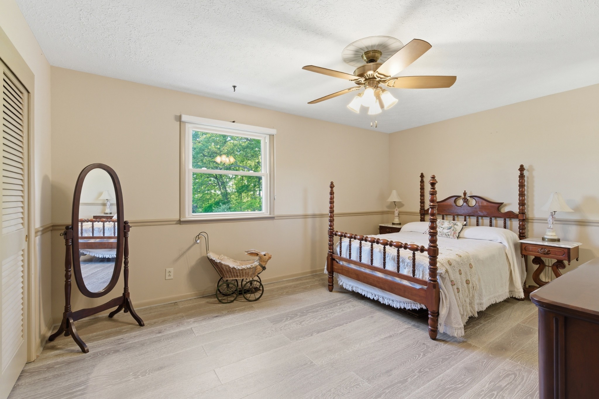 5843 Highway 41, N