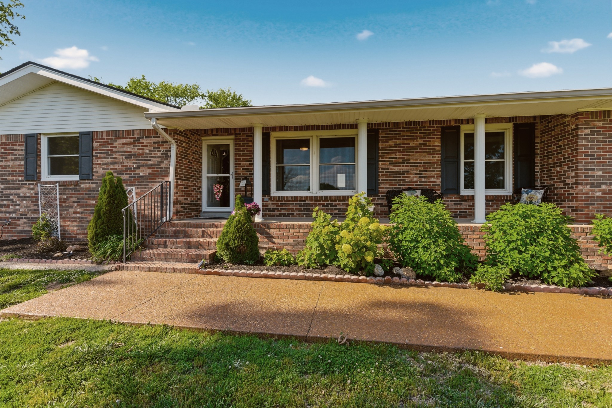5843 Highway 41, N