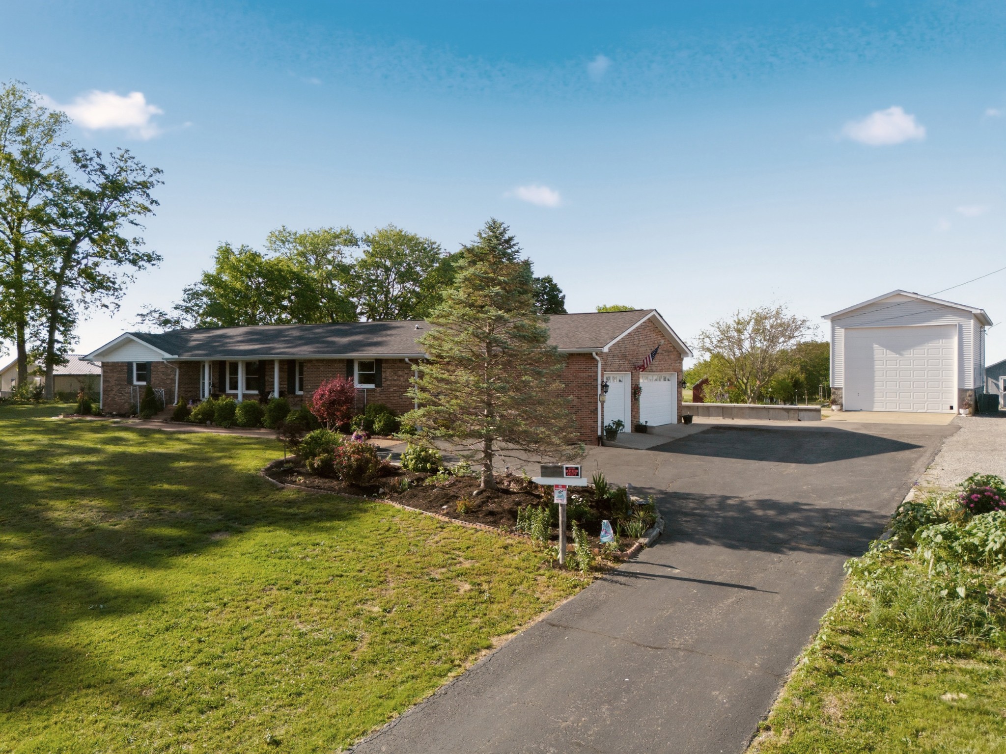 5843 Highway 41, N