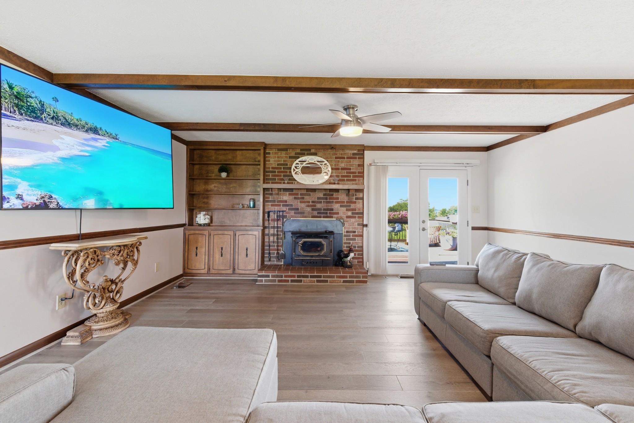 5843 Highway 41, N