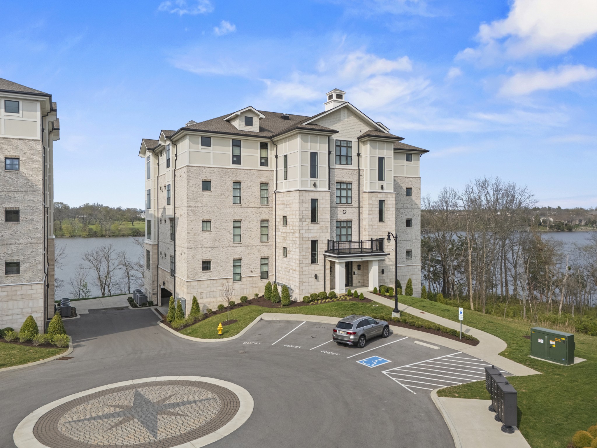 1024 Club View Dr Unit: C302
