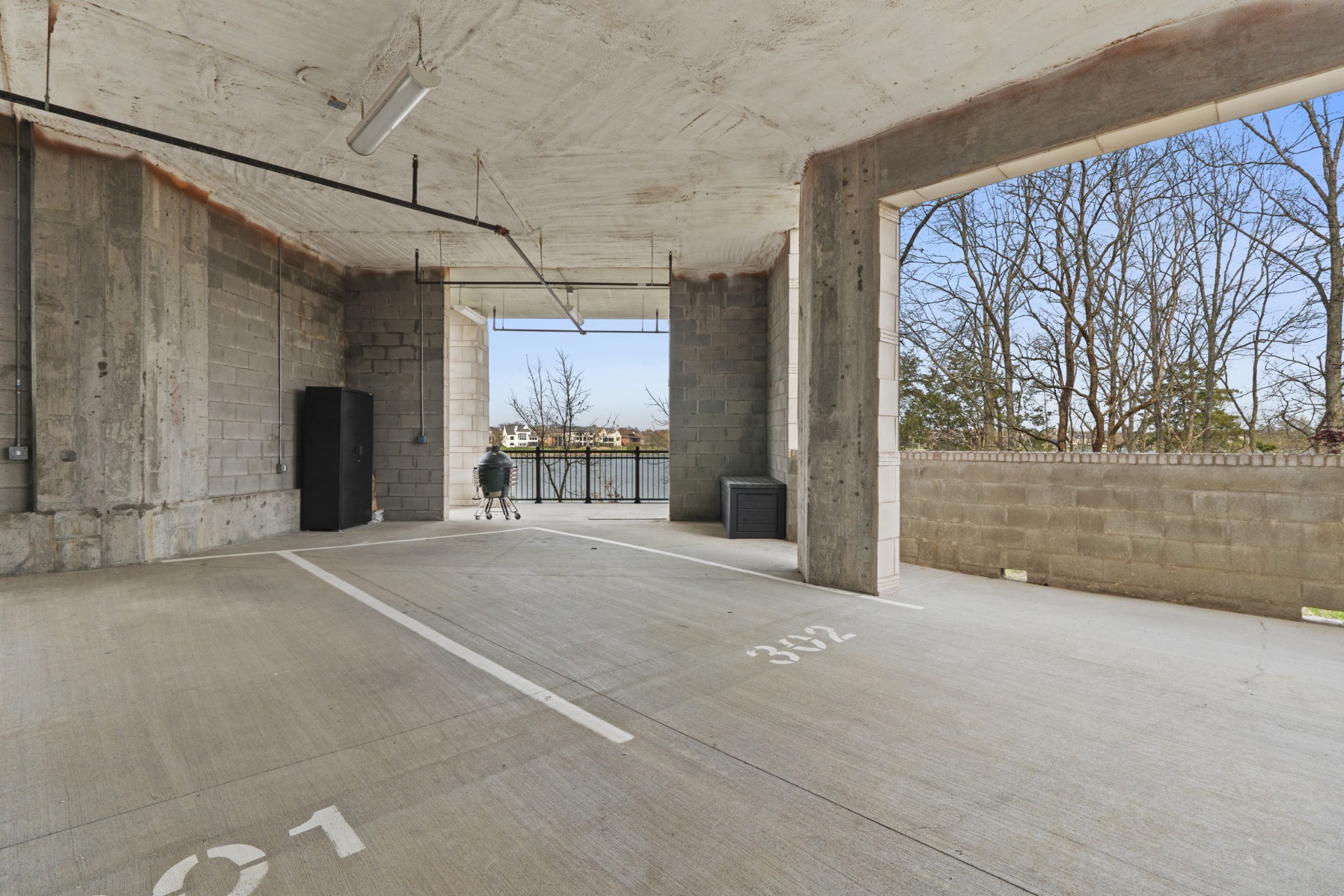 1024 Club View Dr Unit: C302