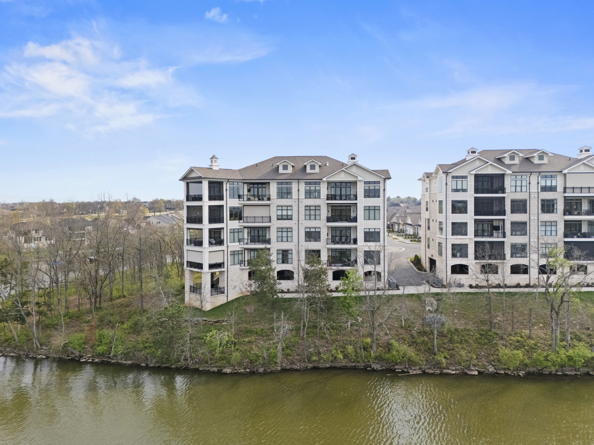 1024 Club View Dr Unit: C302