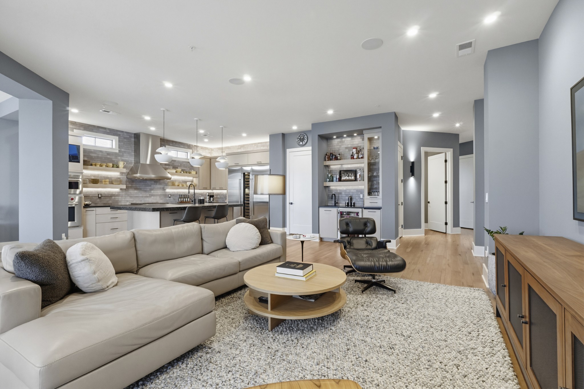 1024 Club View Dr Unit: C302