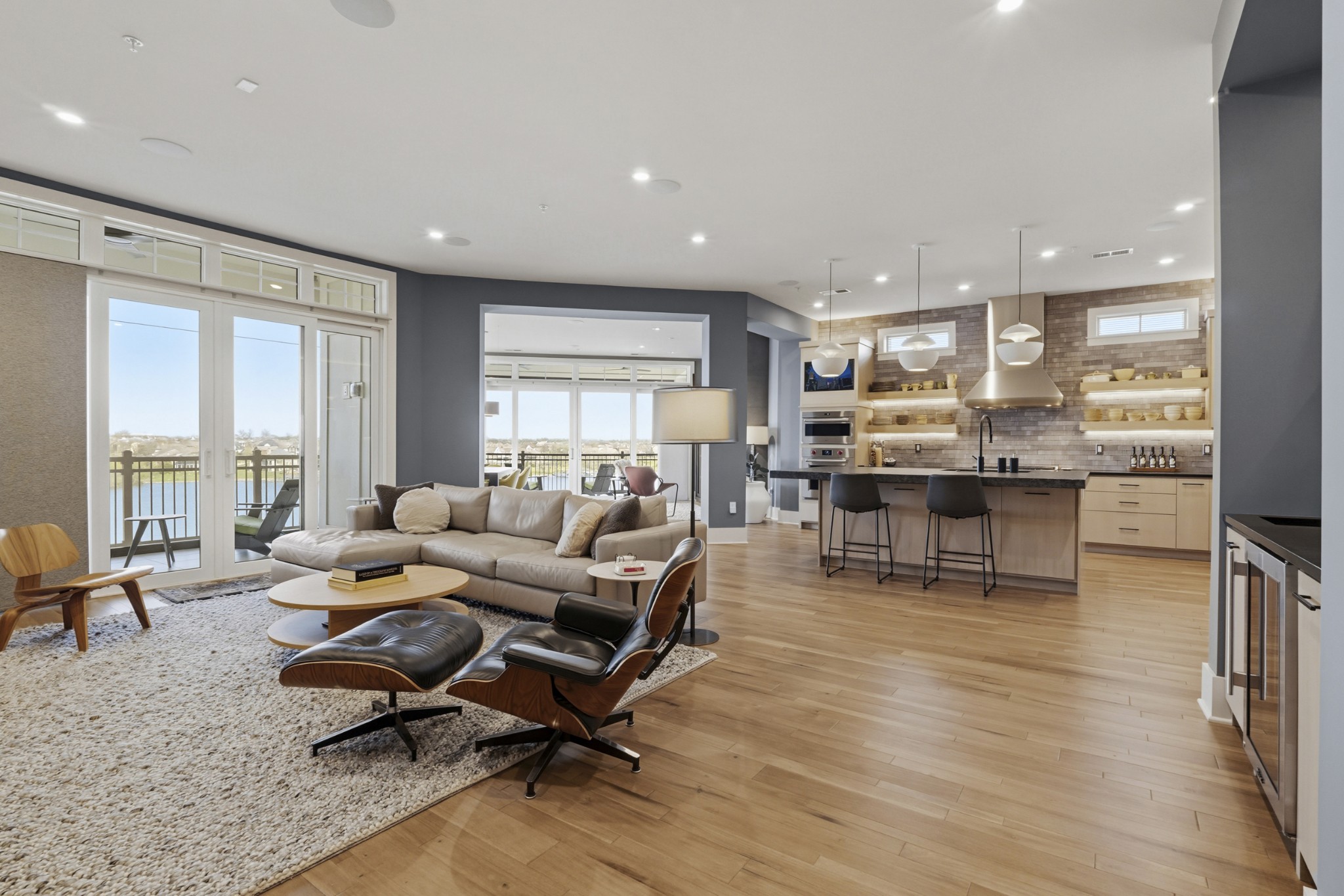 1024 Club View Dr Unit: C302