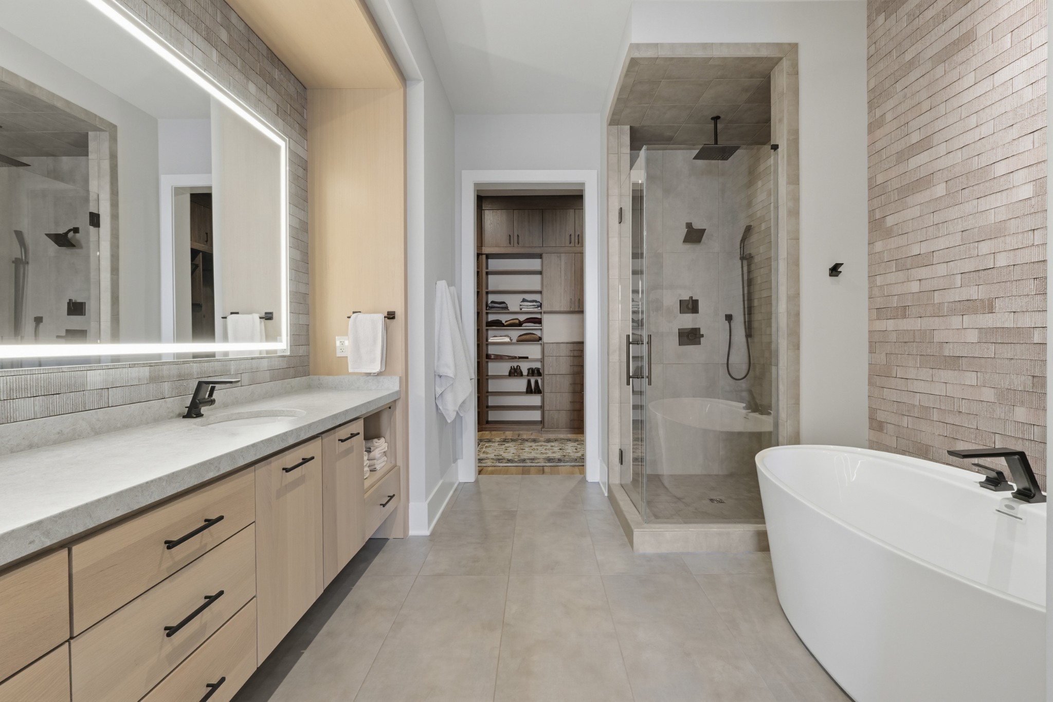 1024 Club View Dr Unit: C302