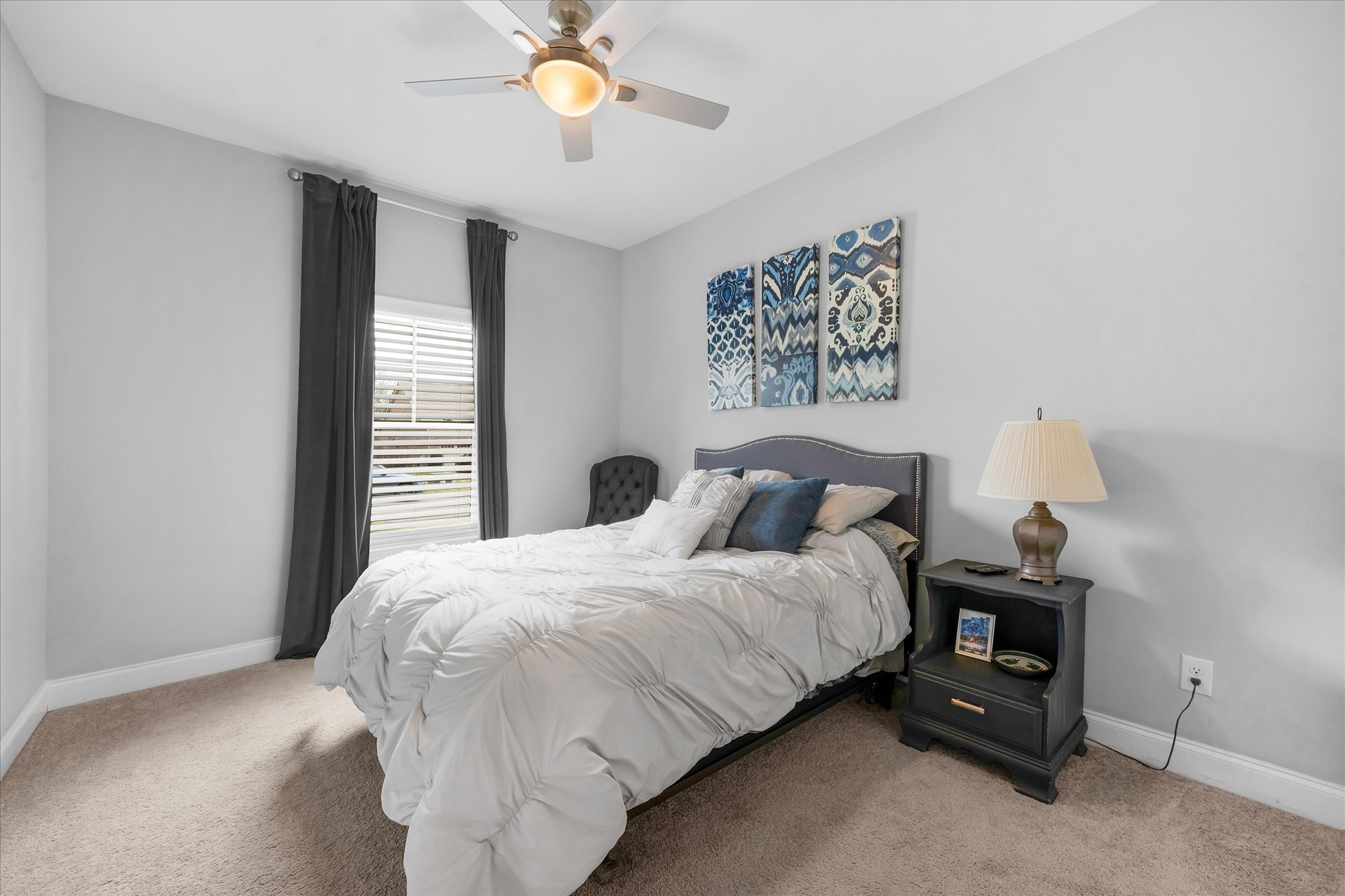 562 Oakvale Ln