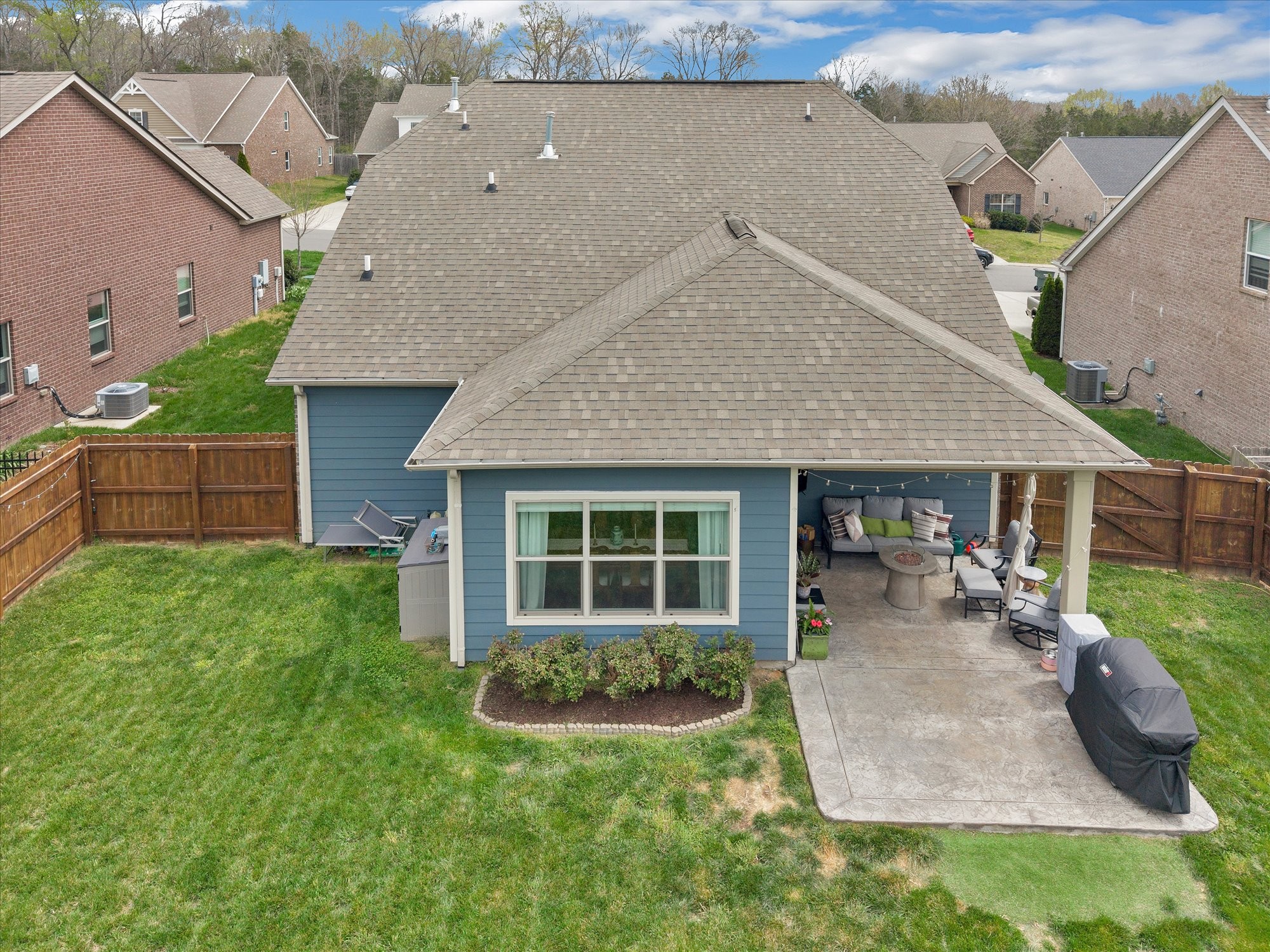 562 Oakvale Ln