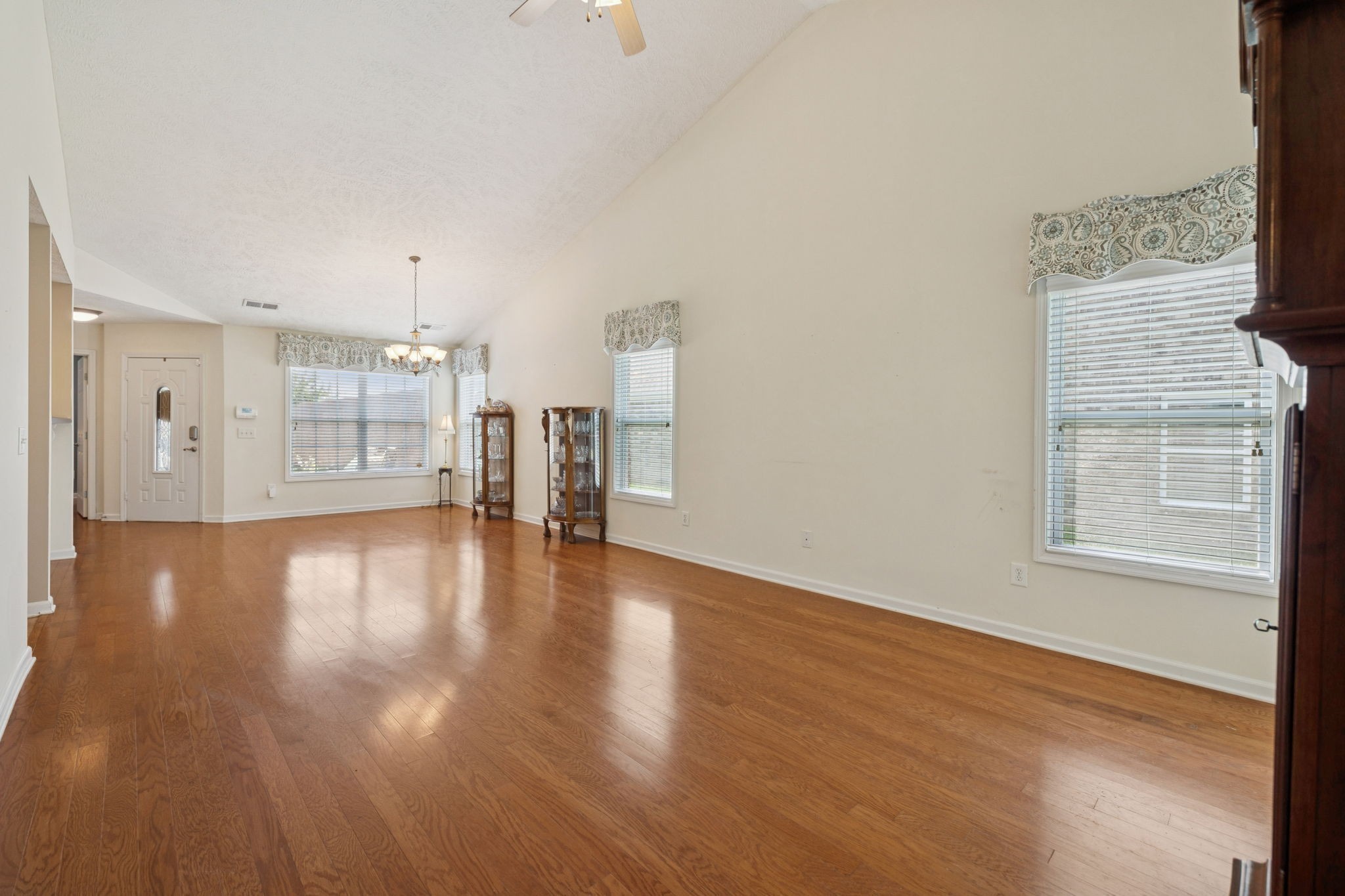 145 Plymouth Dr