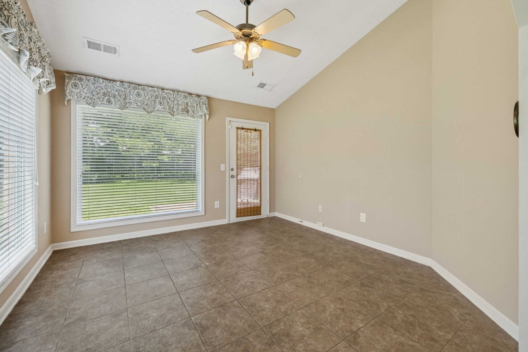 145 Plymouth Dr