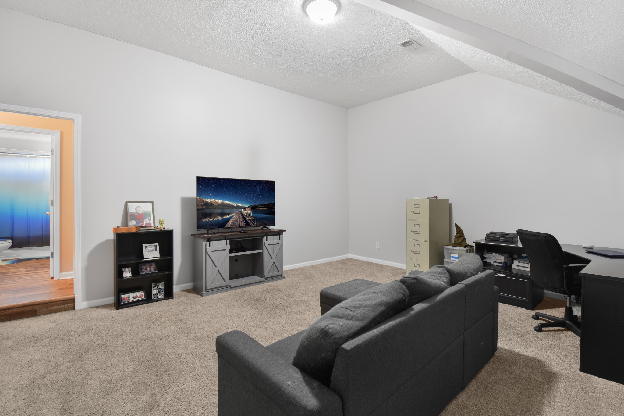 113 Villa Way