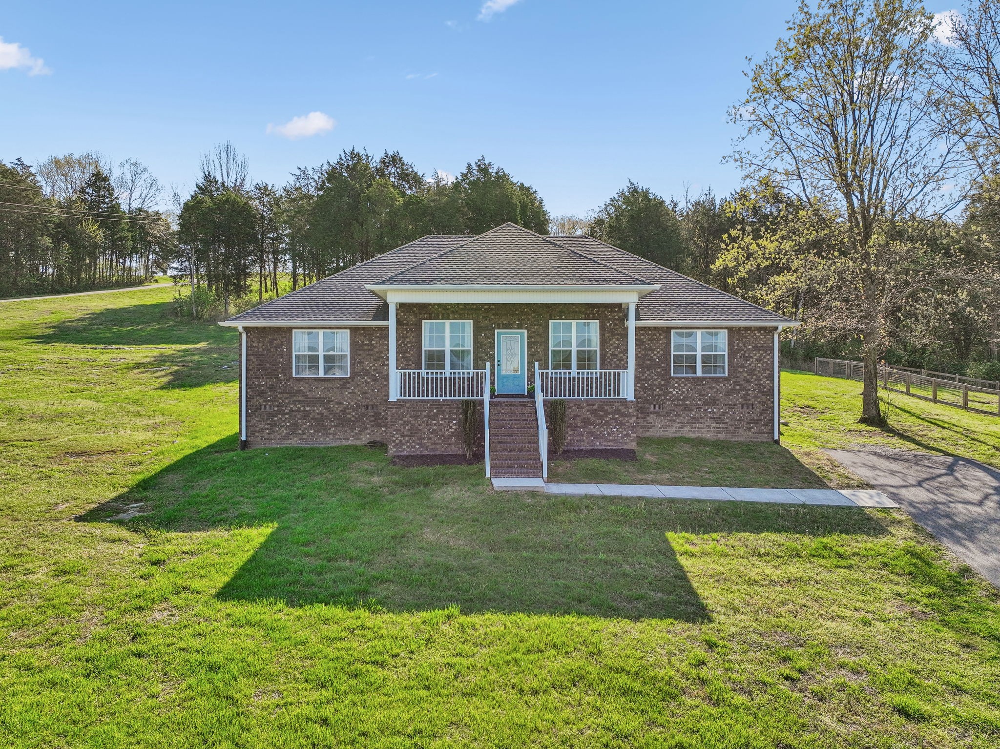 645 Bridle Path Ln