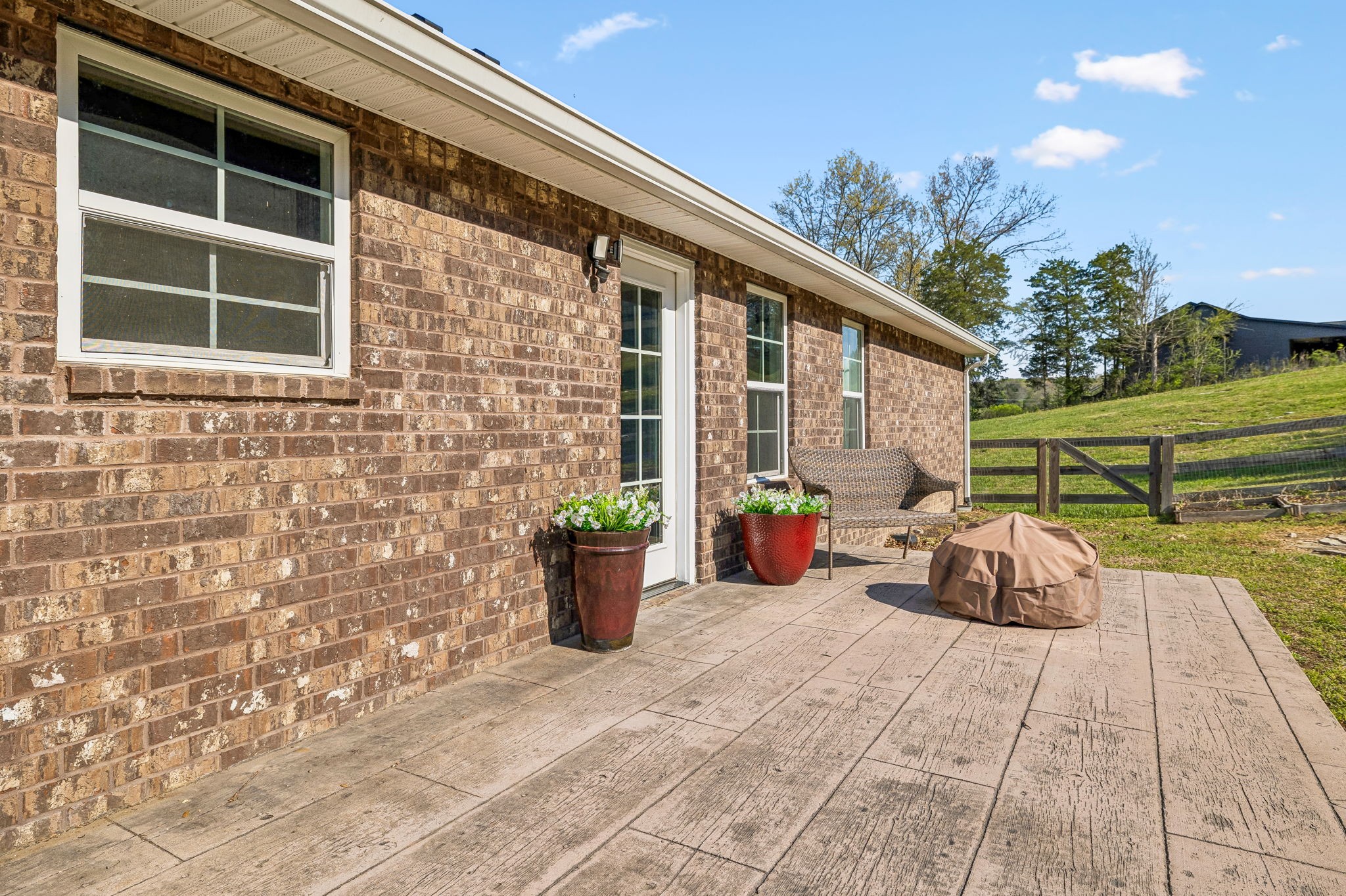 645 Bridle Path Ln