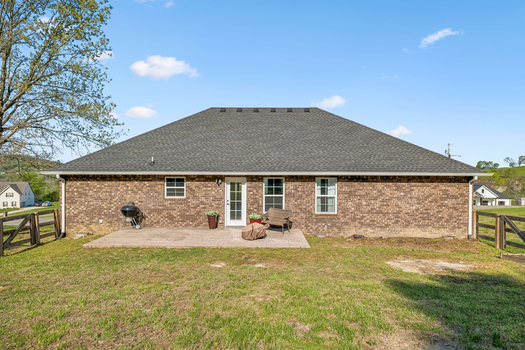 645 Bridle Path Ln