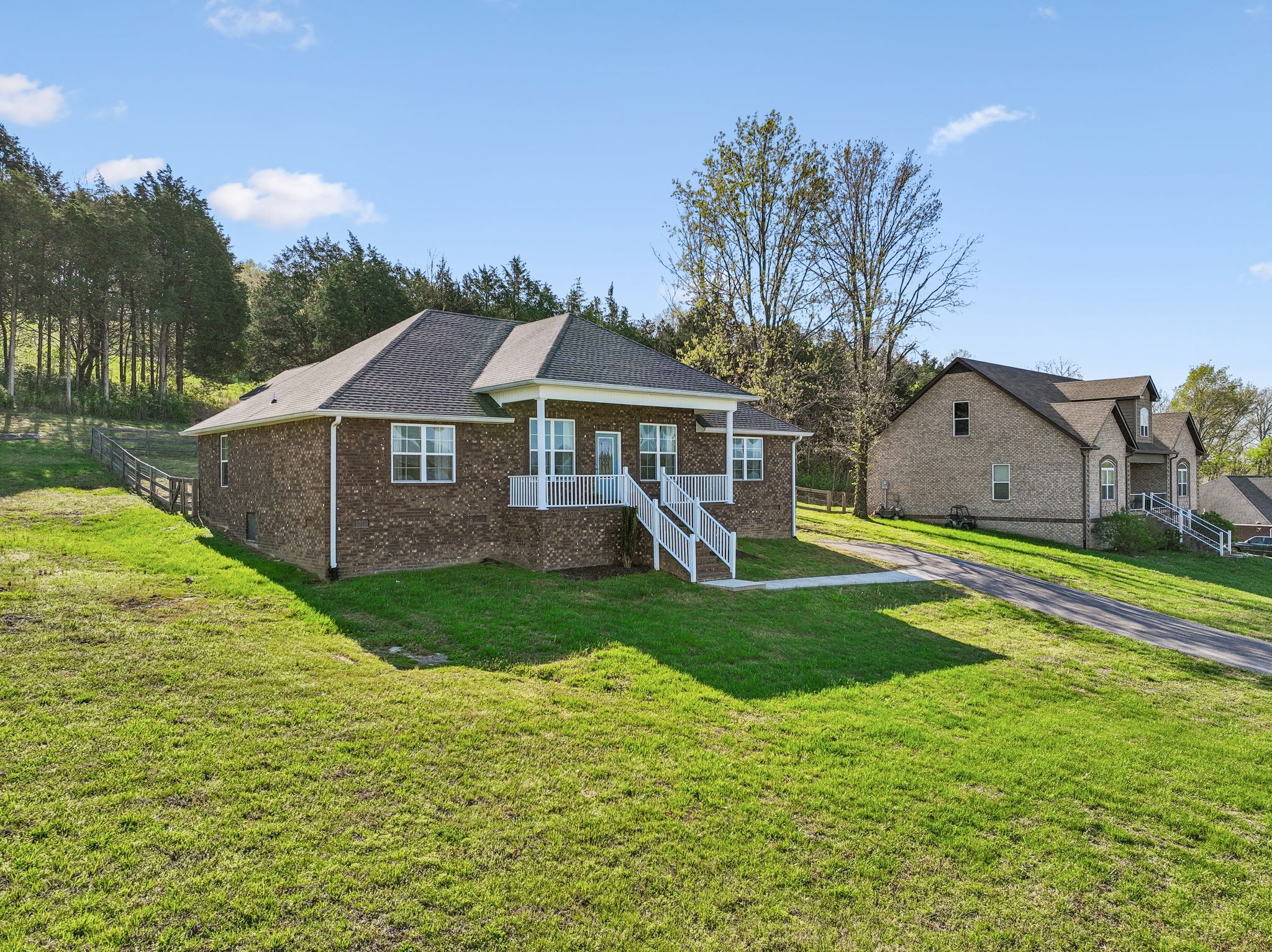 645 Bridle Path Ln