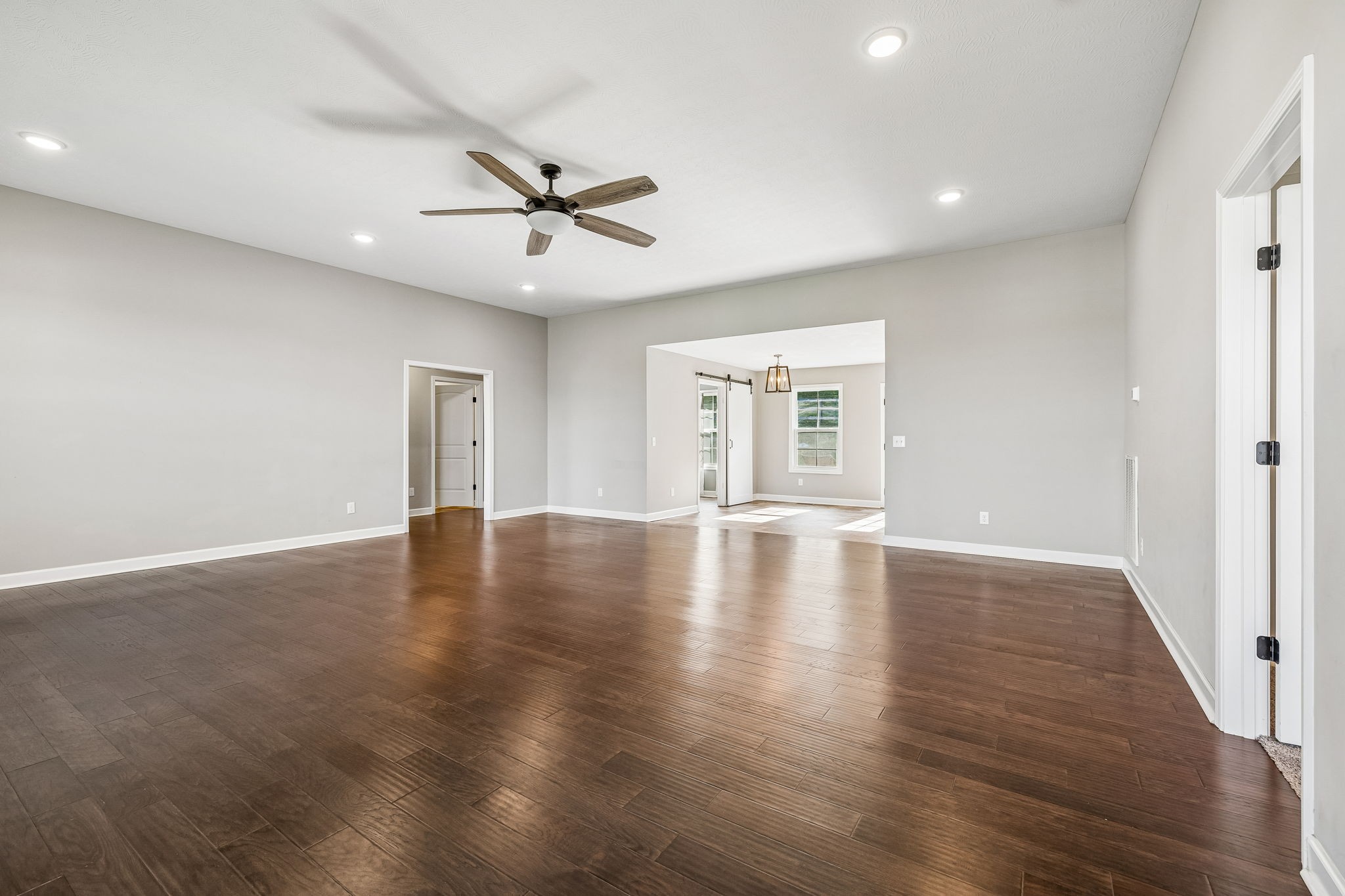 645 Bridle Path Ln