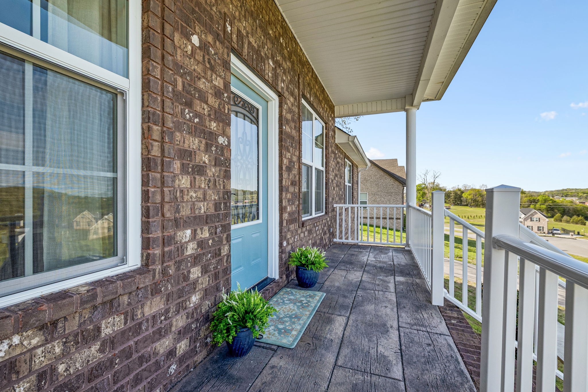 645 Bridle Path Ln