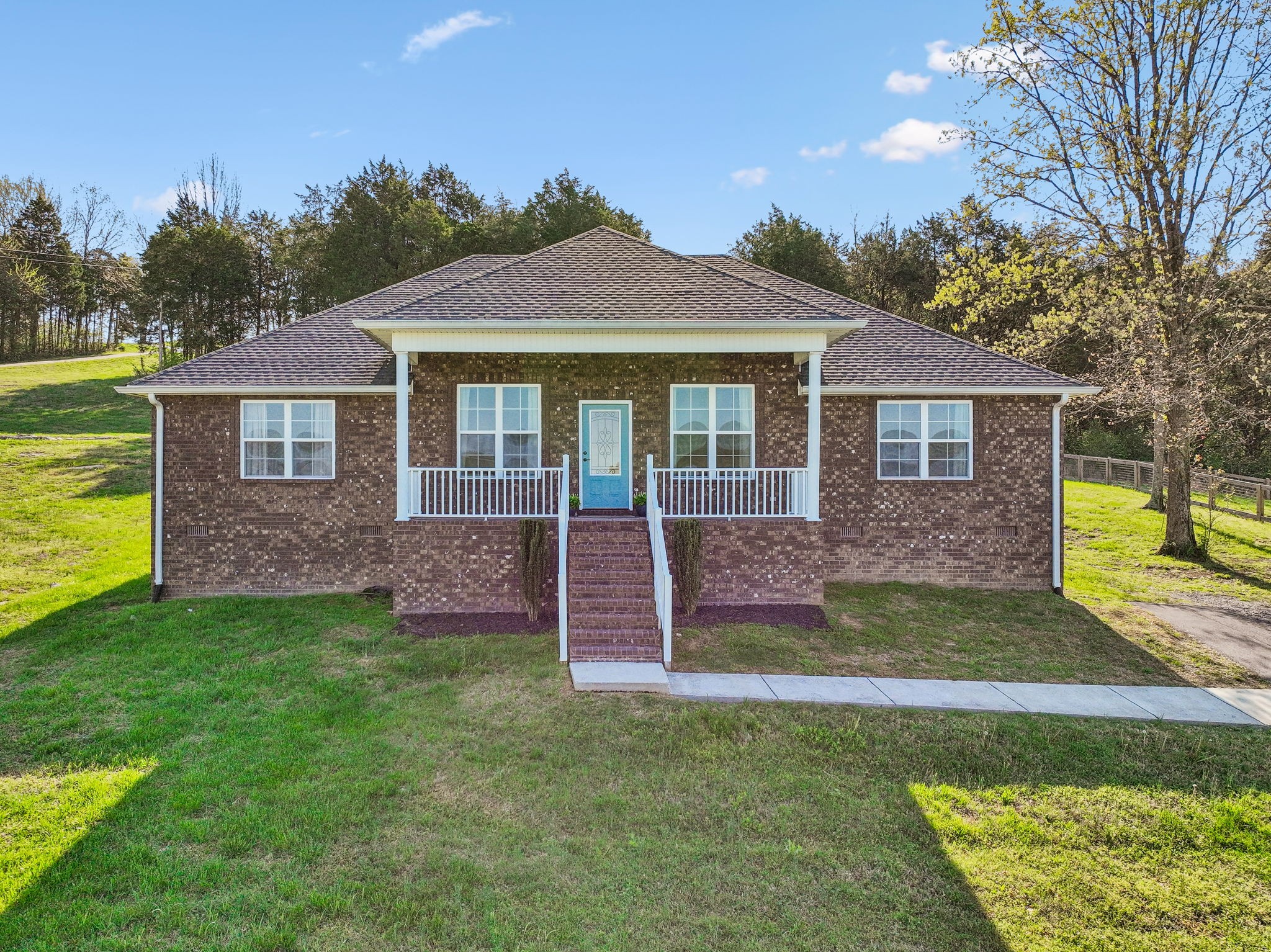 645 Bridle Path Ln