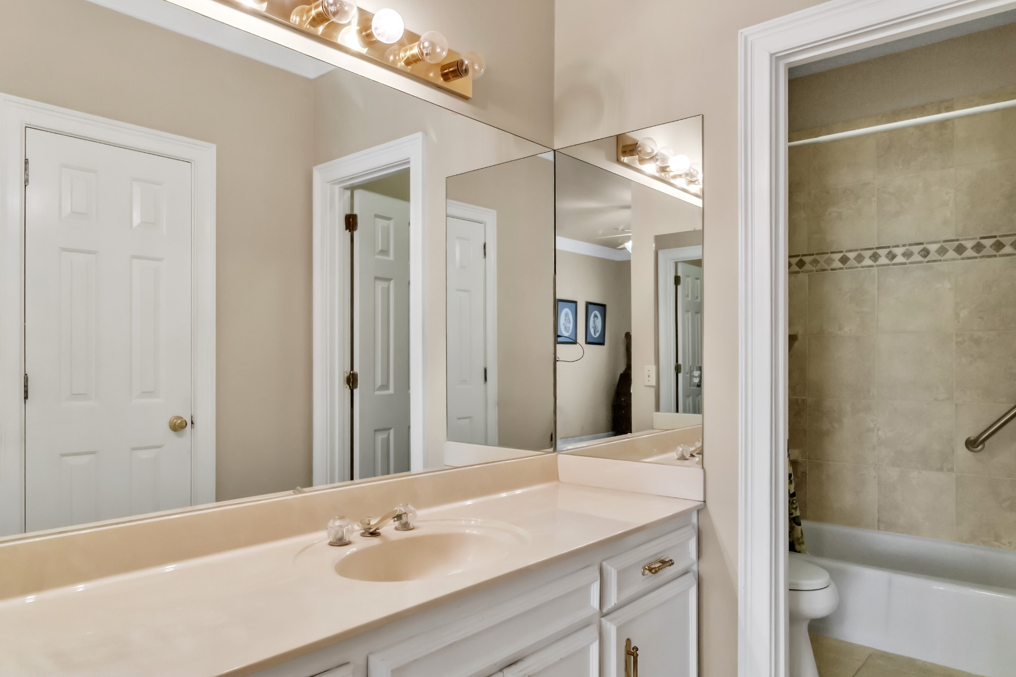 517 Harbor Village Dr