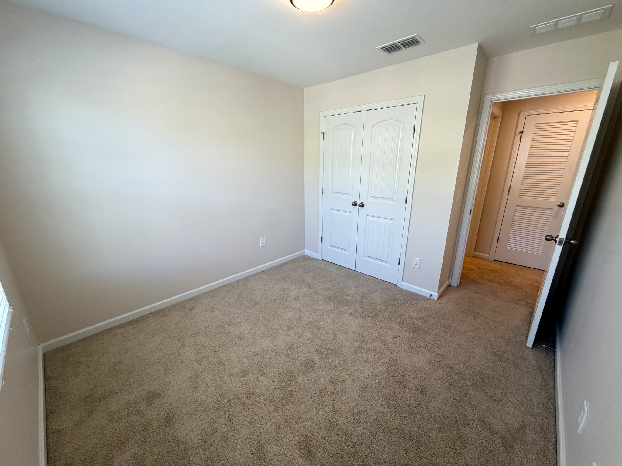 1040 Livingstone Ln