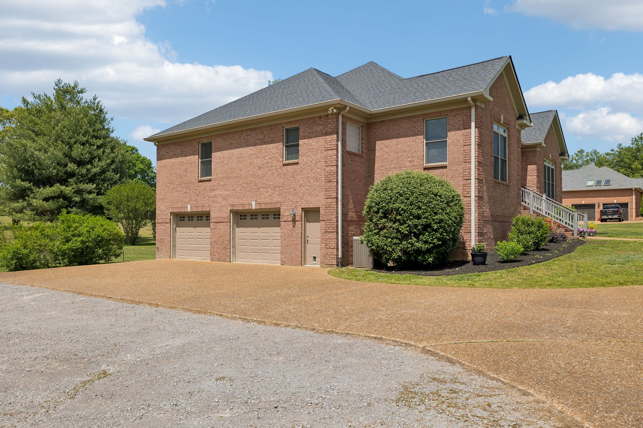 94 Mires Rd