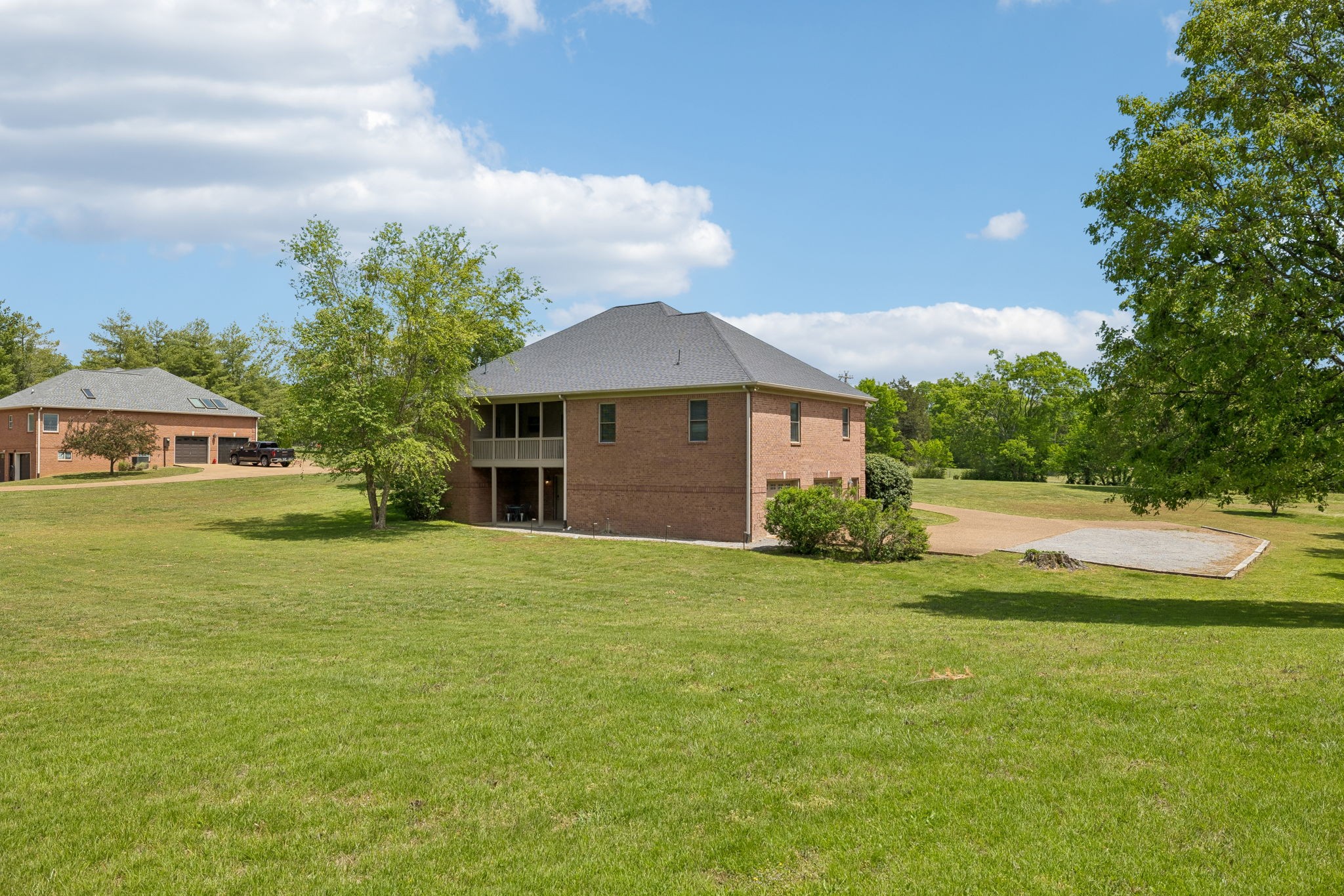 94 Mires Rd