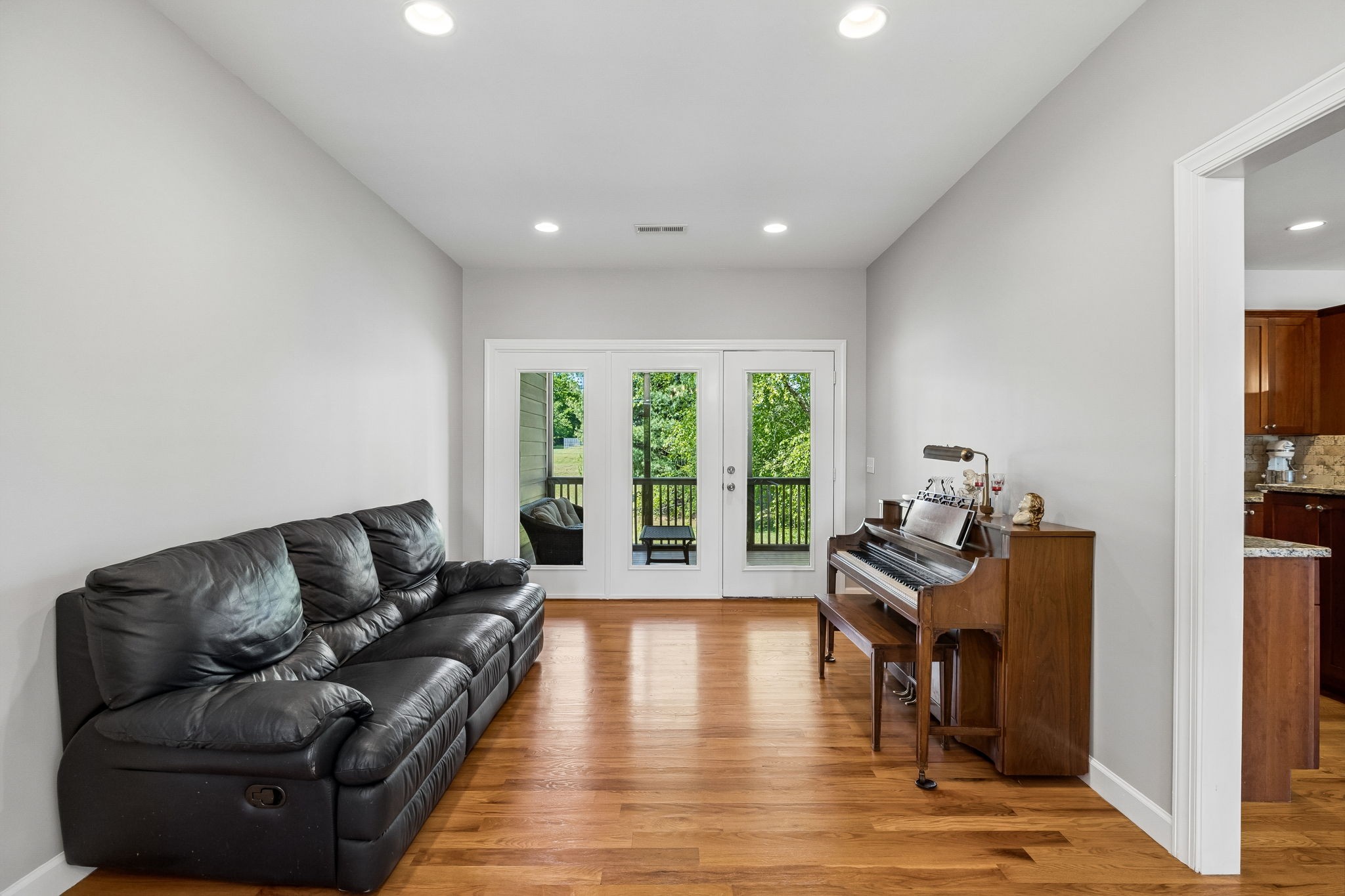 94 Mires Rd