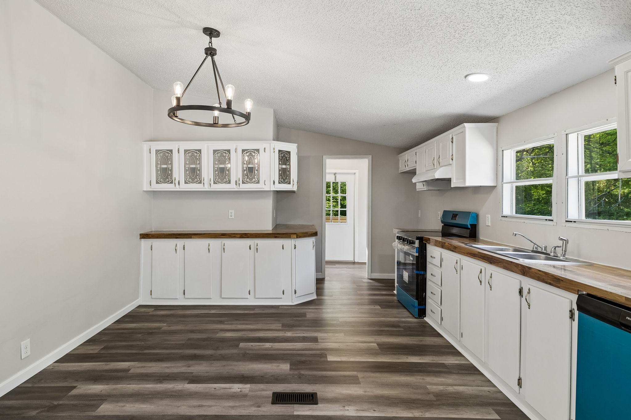 1085 Hawkins Branch Rd