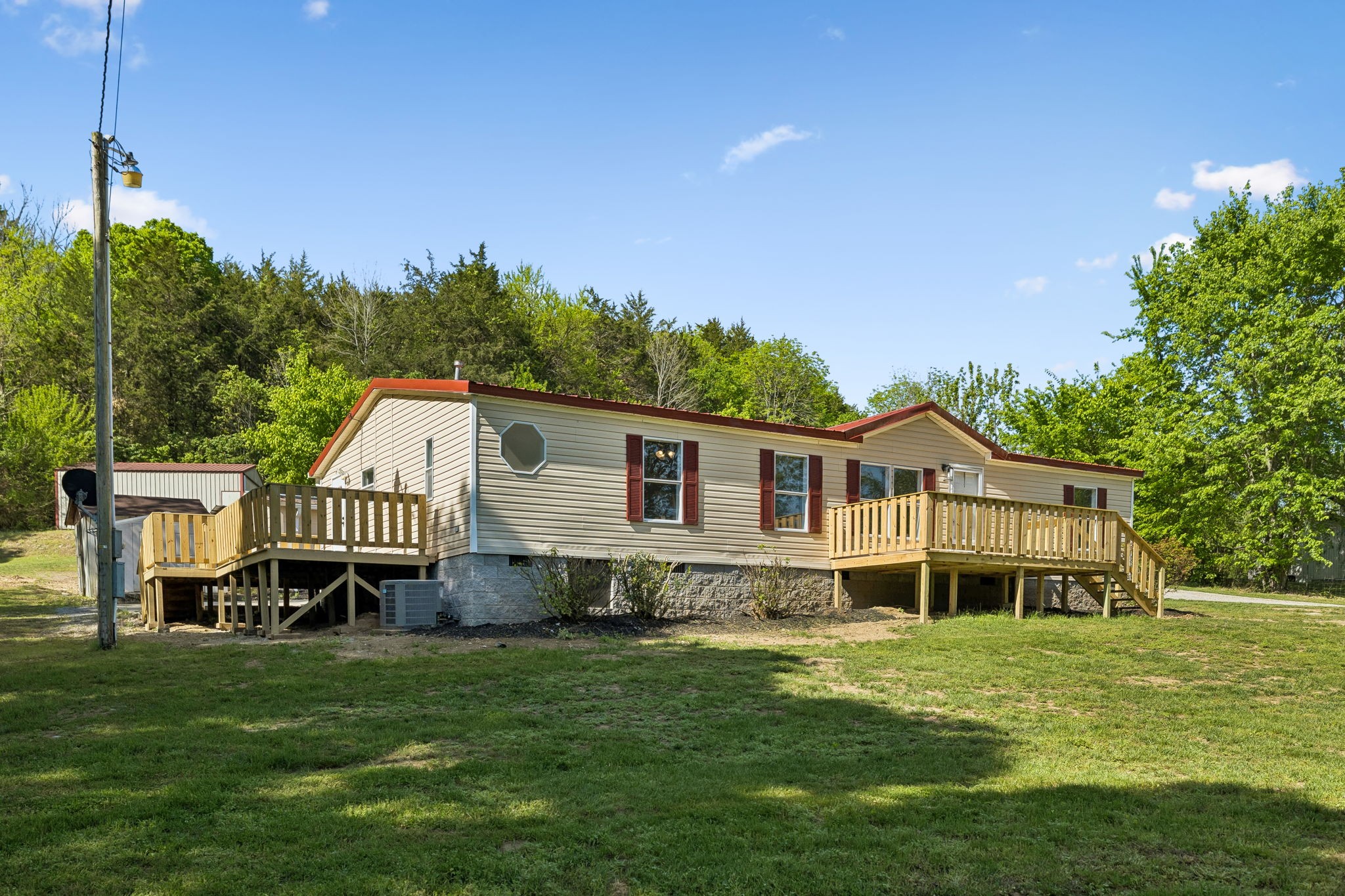 1085 Hawkins Branch Rd