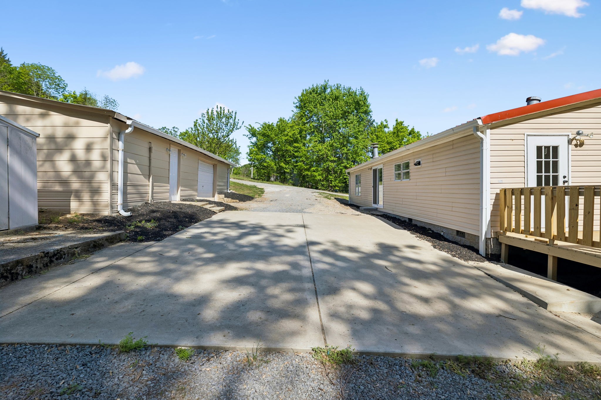 1085 Hawkins Branch Rd